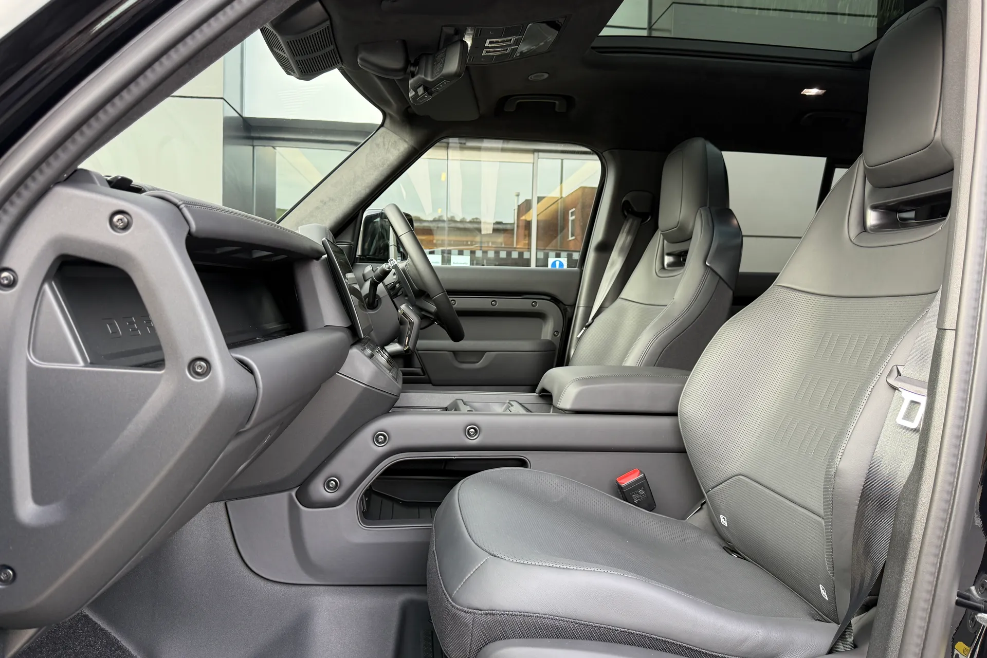 LAND ROVER Defender 110 thumbnail image number 71