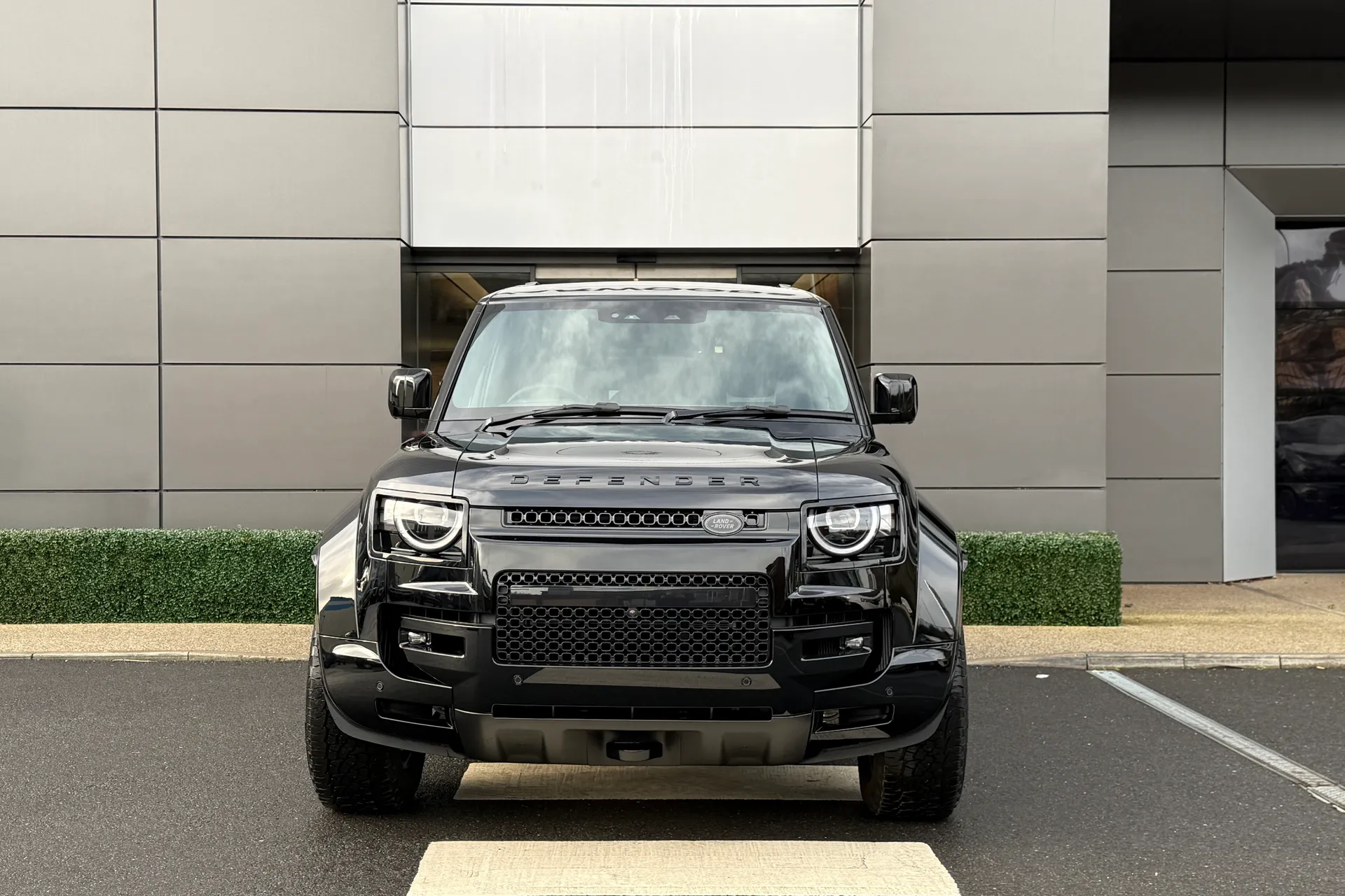 LAND ROVER Defender 110 thumbnail image number 6