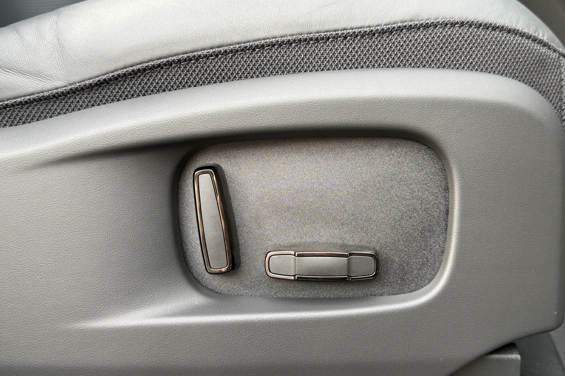 LAND ROVER Defender 110 thumbnail image number 53