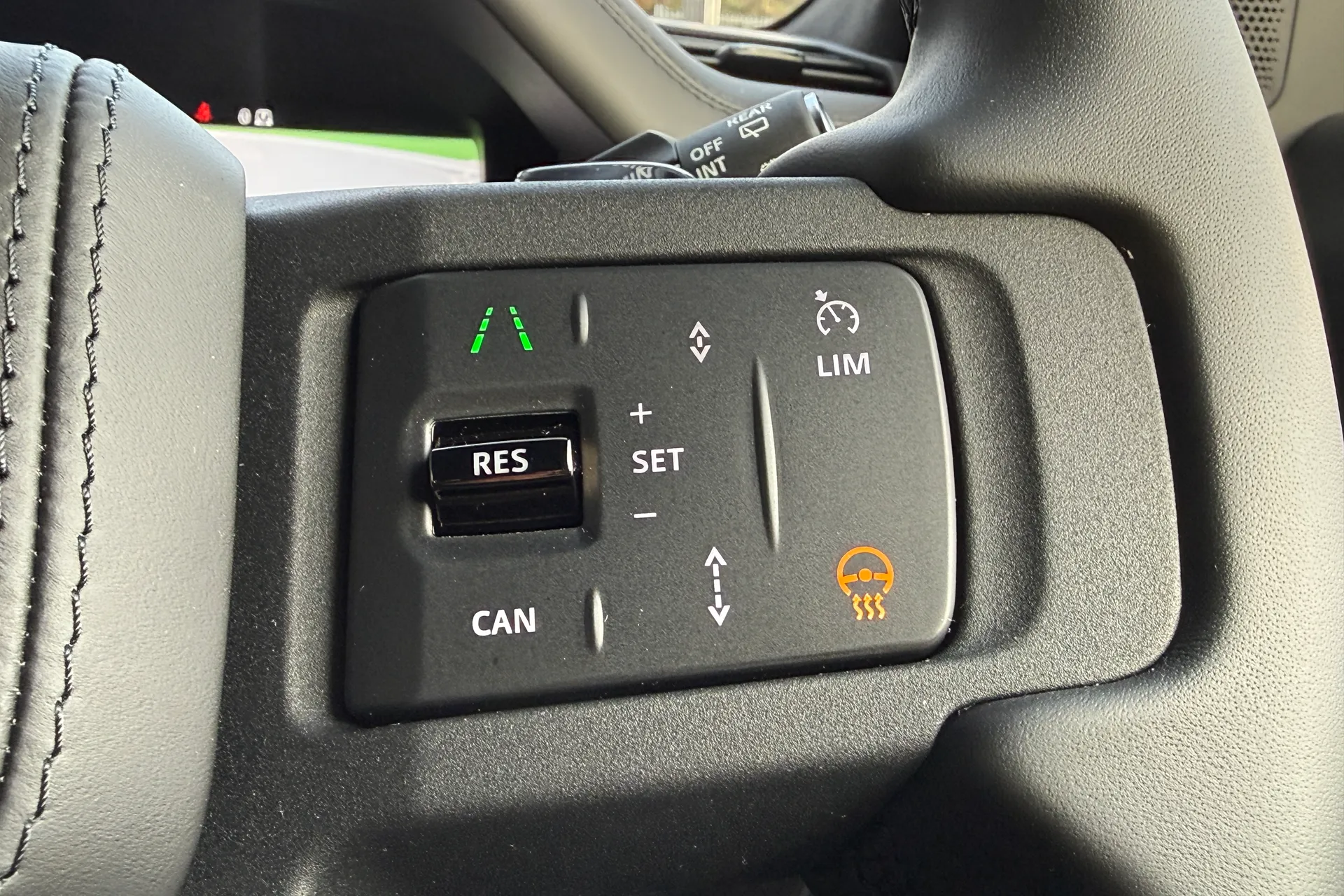 LAND ROVER Defender 110 thumbnail image number 63