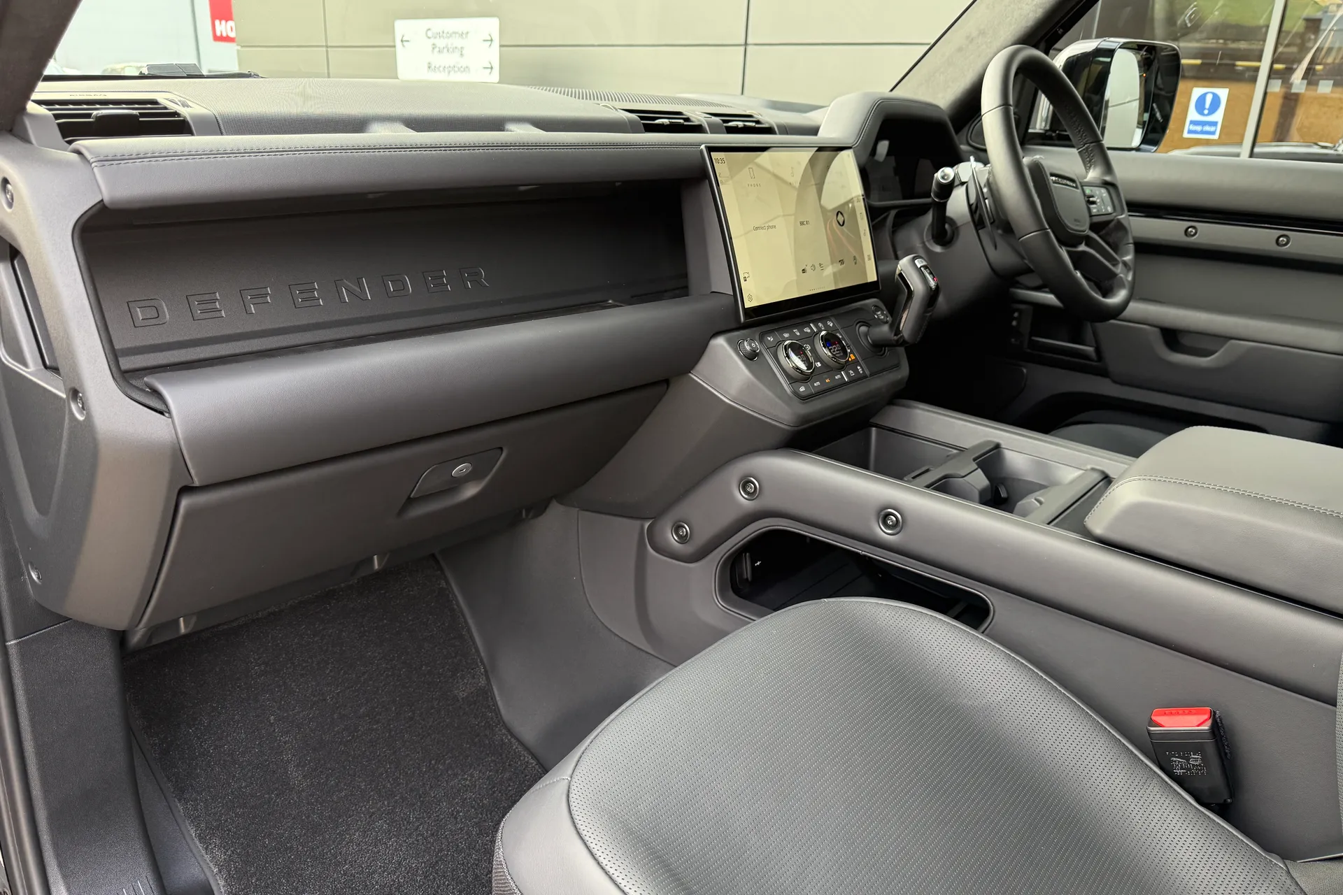 LAND ROVER Defender 110 thumbnail image number 72