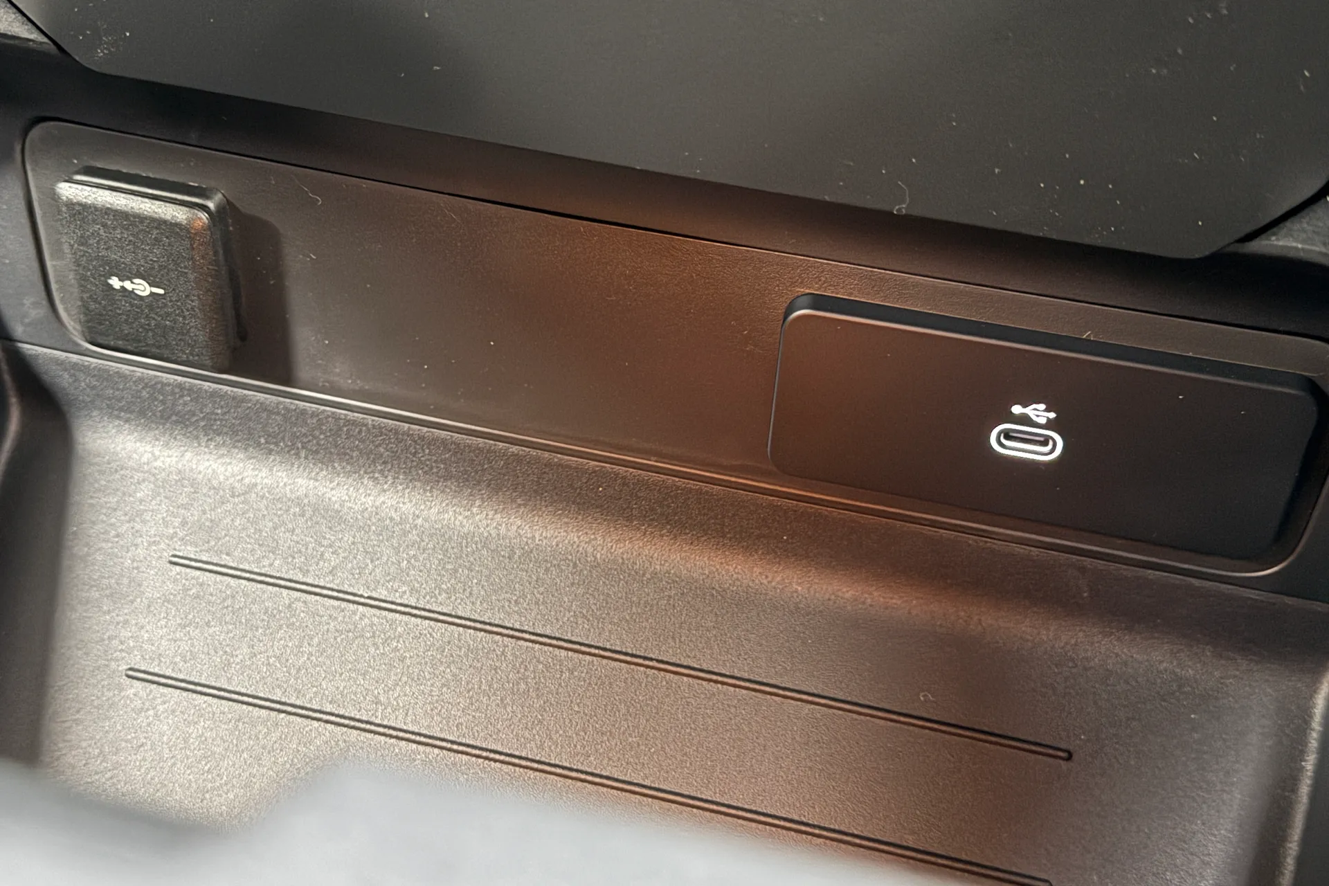 LAND ROVER Defender 110 thumbnail image number 41