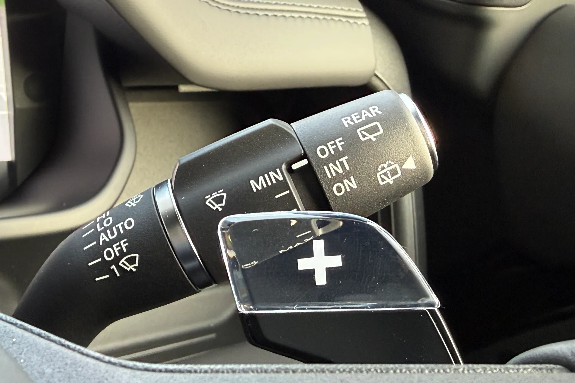 LAND ROVER Defender 110 thumbnail image number 74