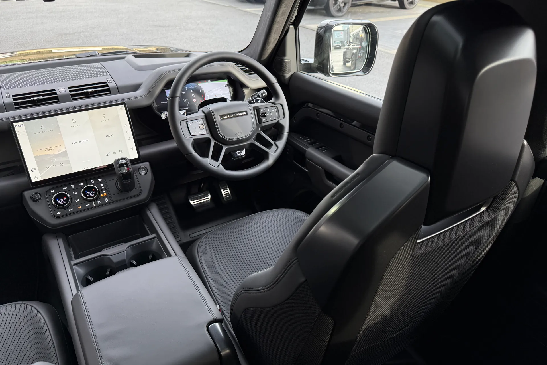 LAND ROVER Defender 110 thumbnail image number 65