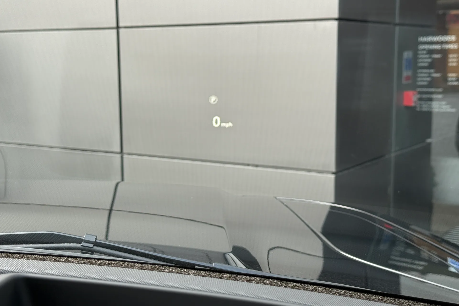 LAND ROVER Defender 110 thumbnail image number 18