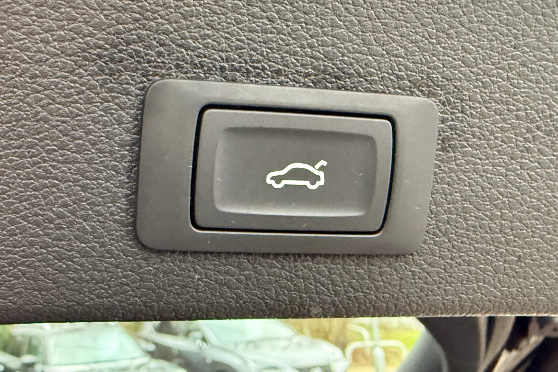 Audi Q2 thumbnail image number 28