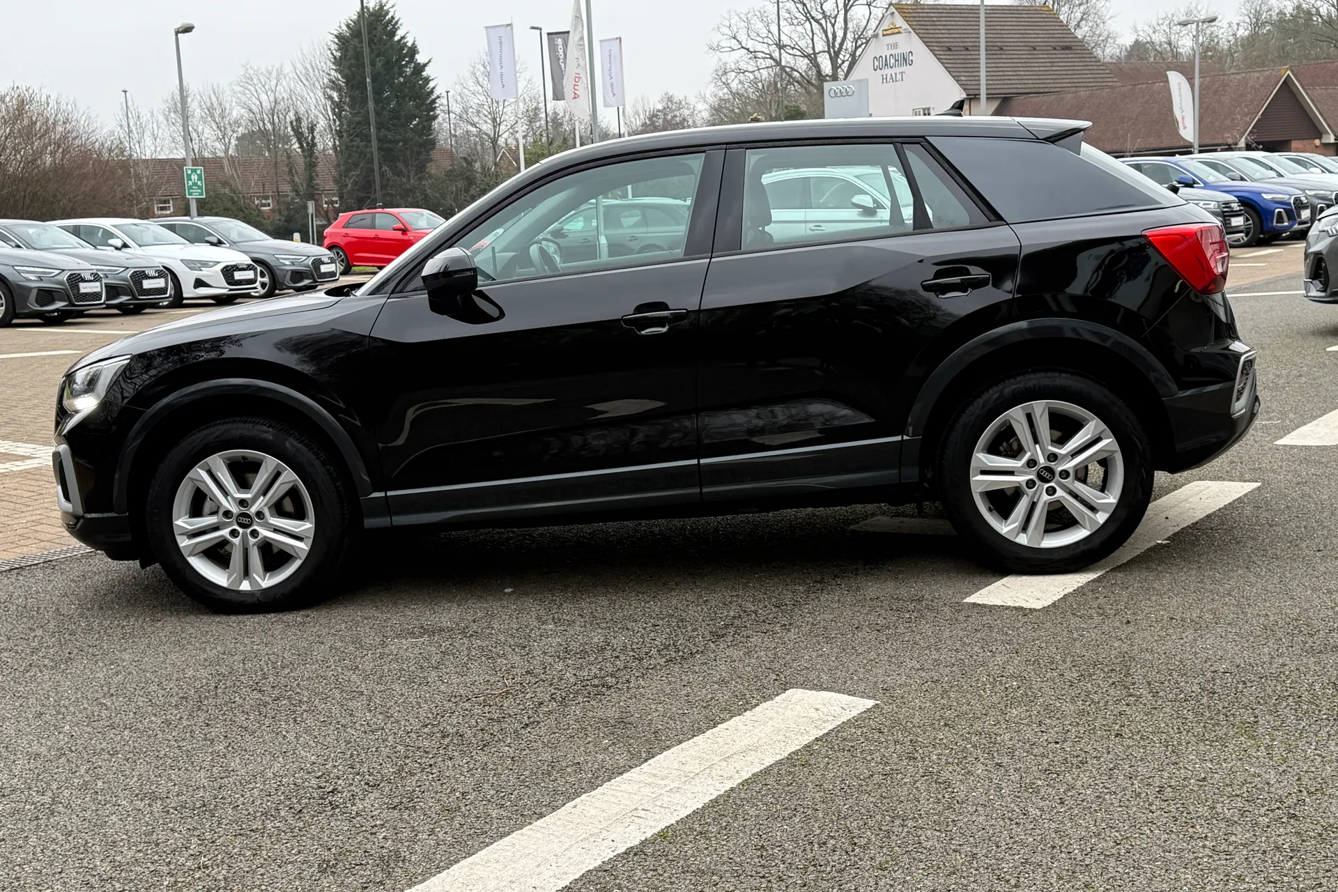 Audi Q2 thumbnail image number 16