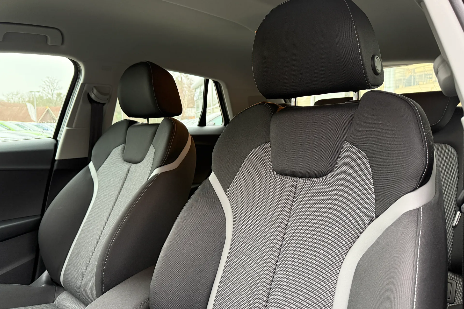 Audi Q2 thumbnail image number 21