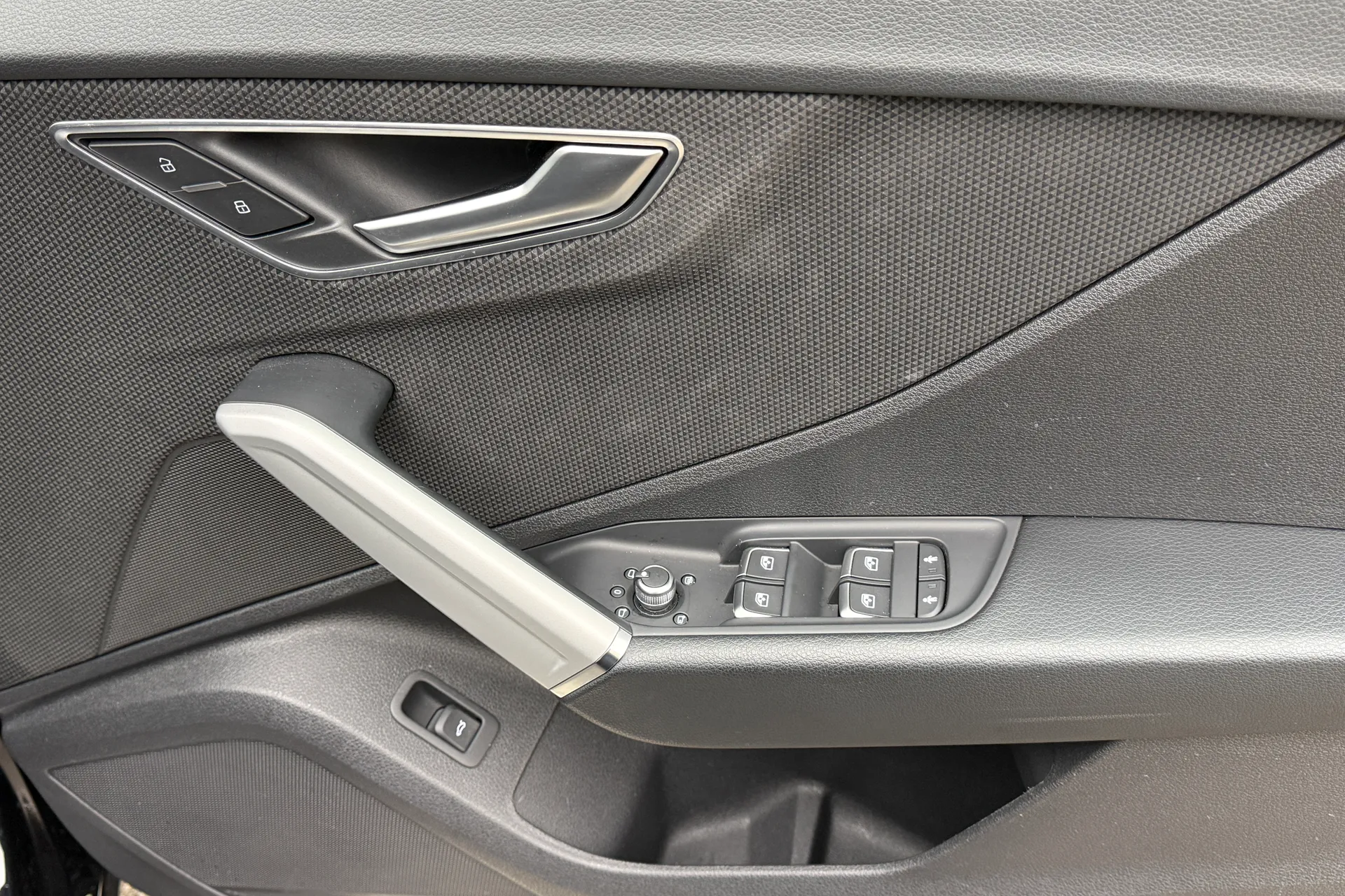 Audi Q2 thumbnail image number 39