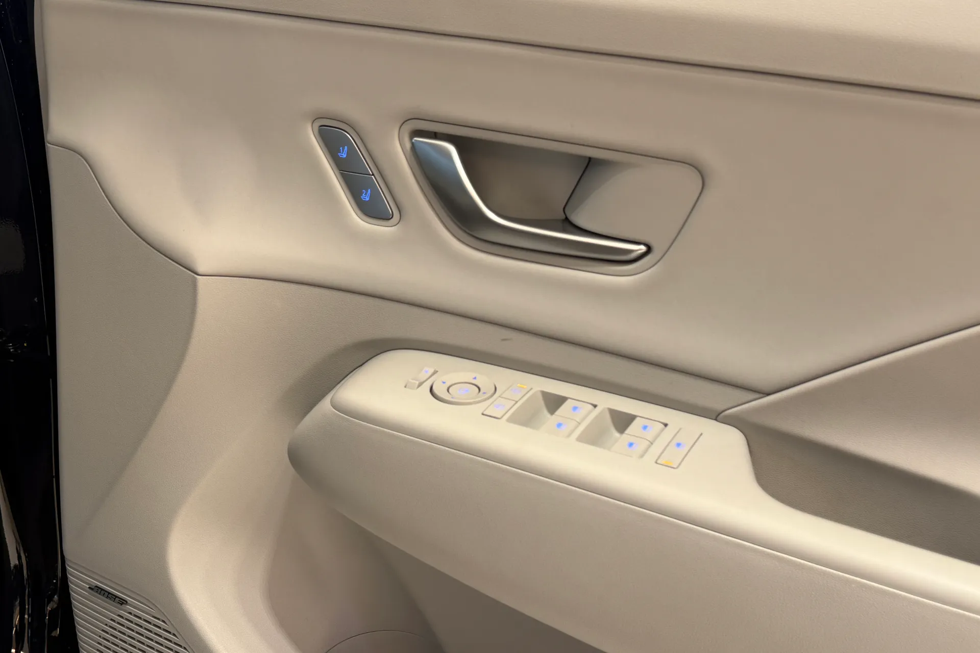 HYUNDAI KONA thumbnail image number 29