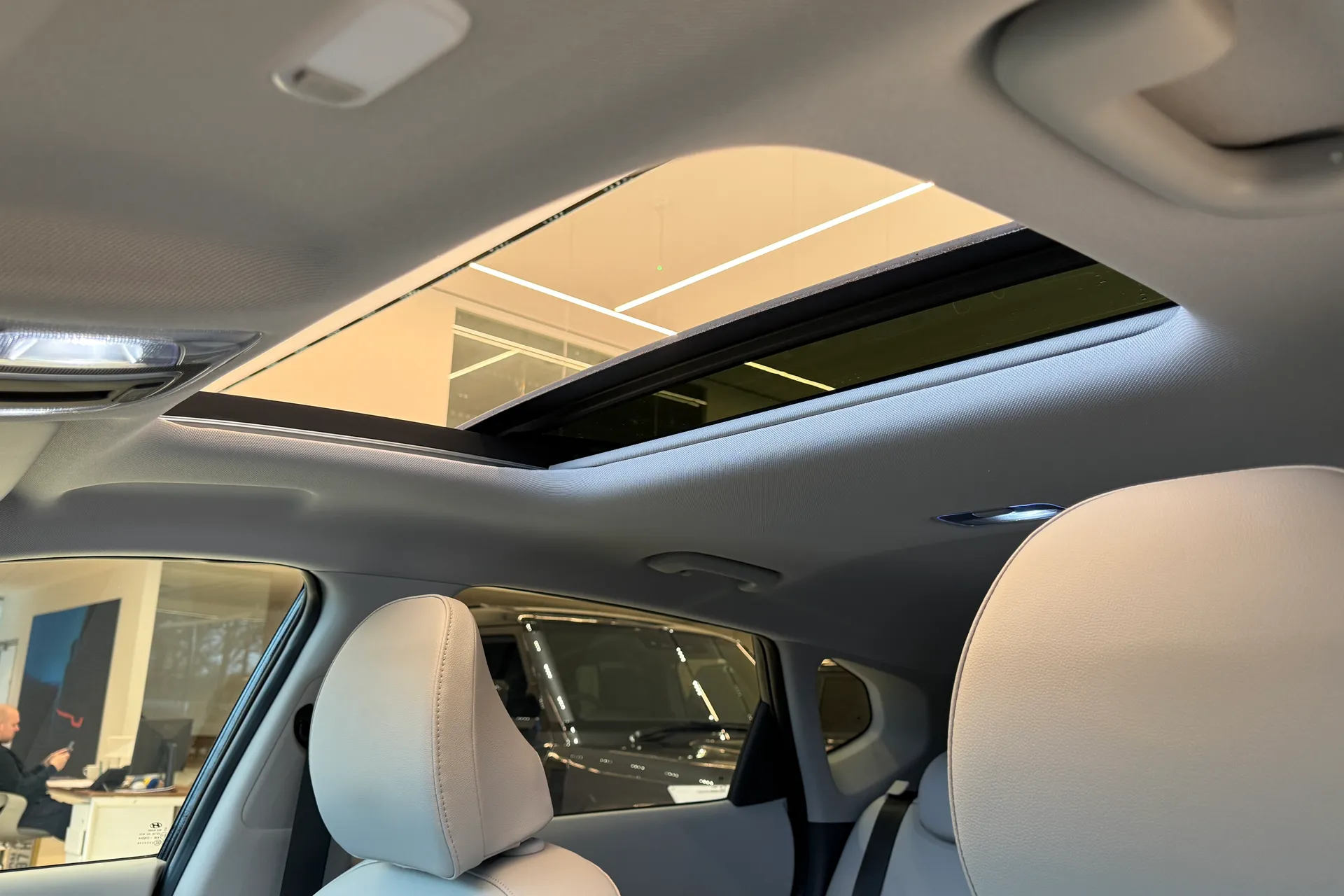 HYUNDAI KONA thumbnail image number 4