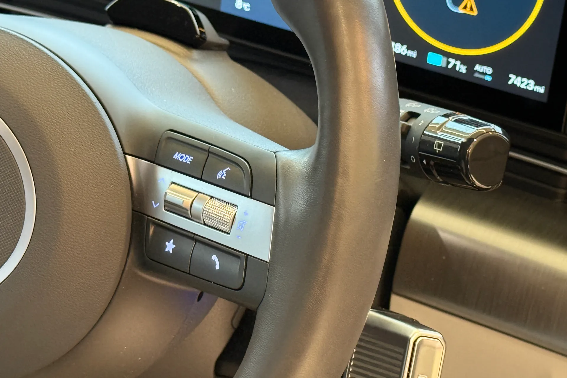 HYUNDAI KONA thumbnail image number 48