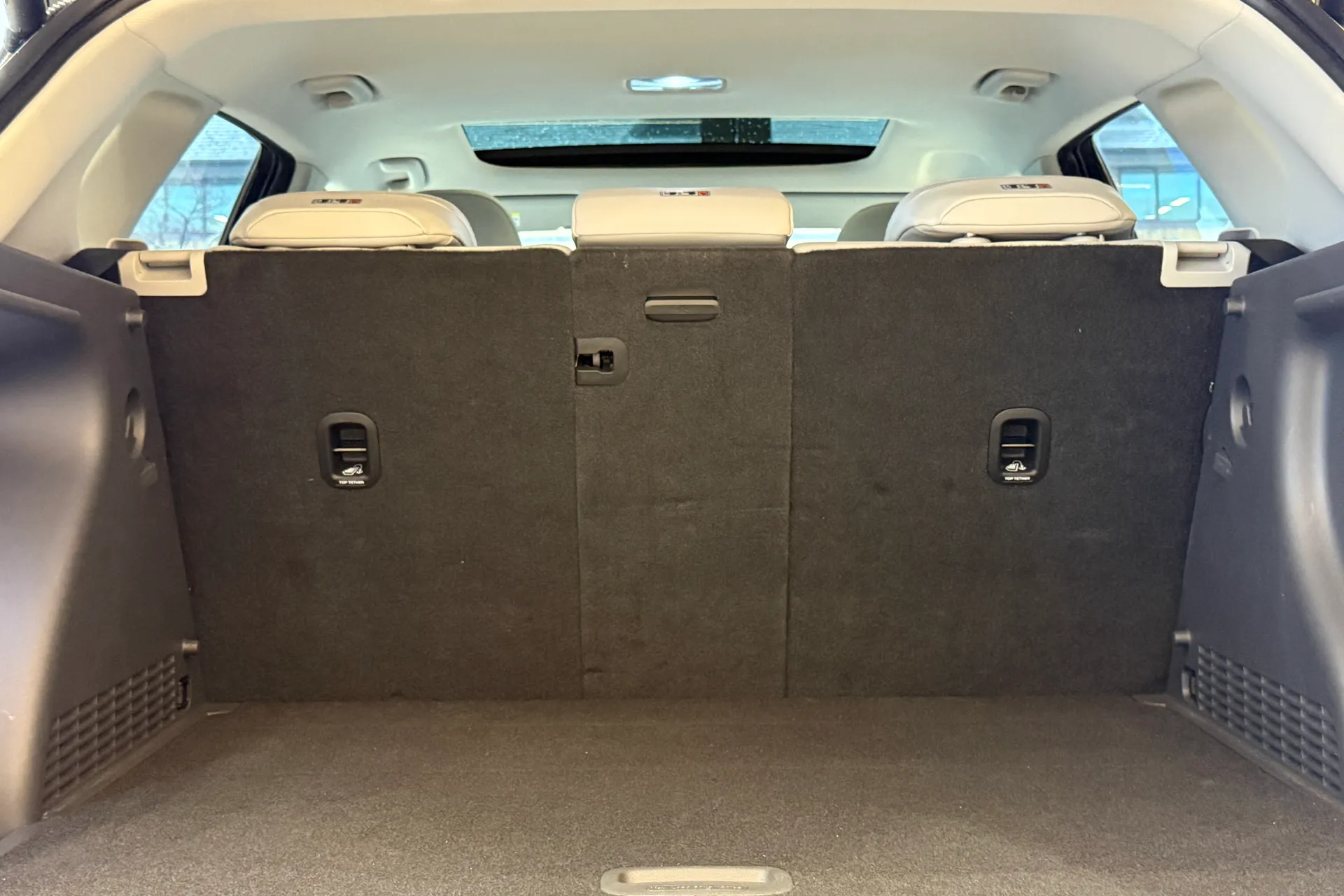 HYUNDAI KONA thumbnail image number 32