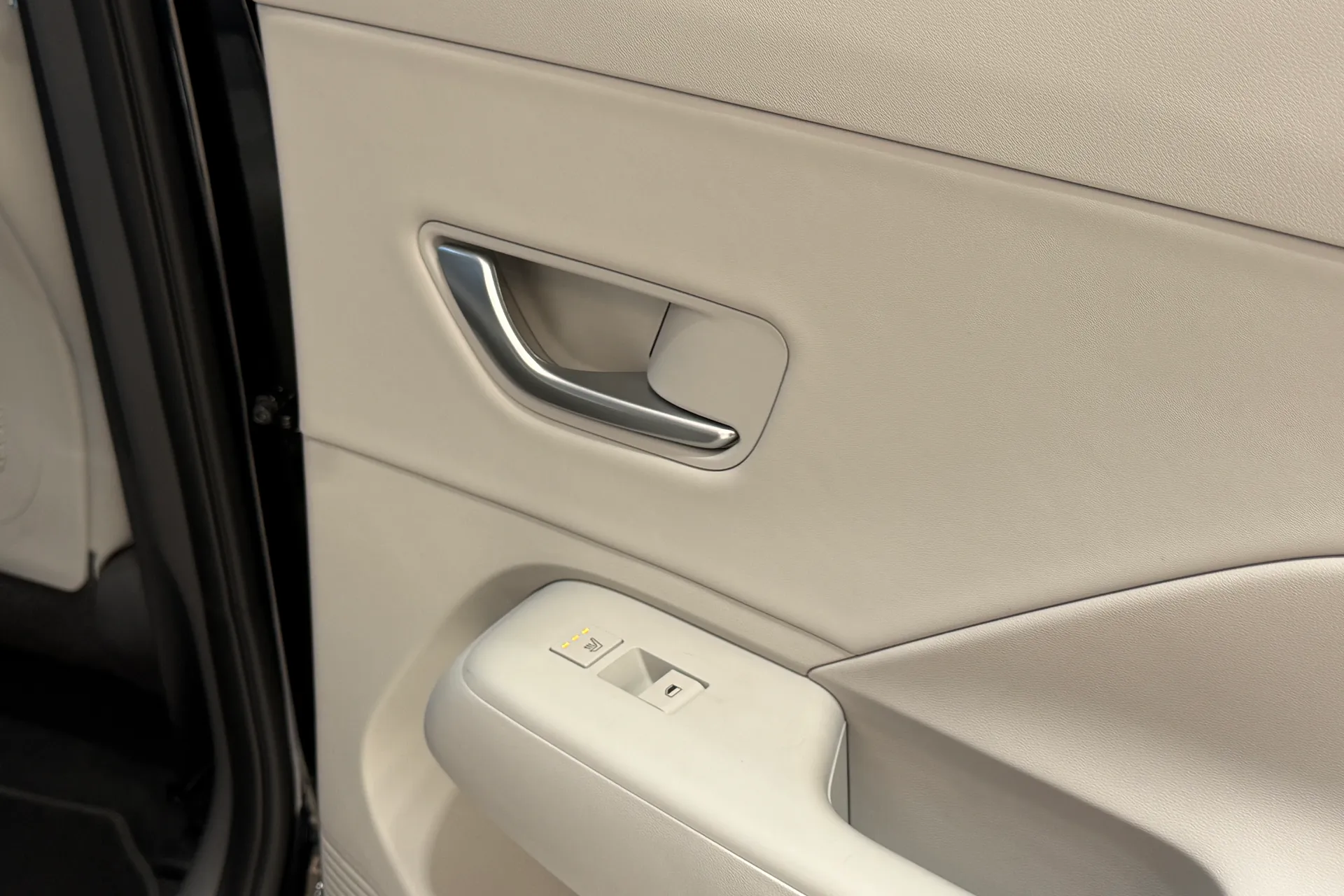 HYUNDAI KONA thumbnail image number 37