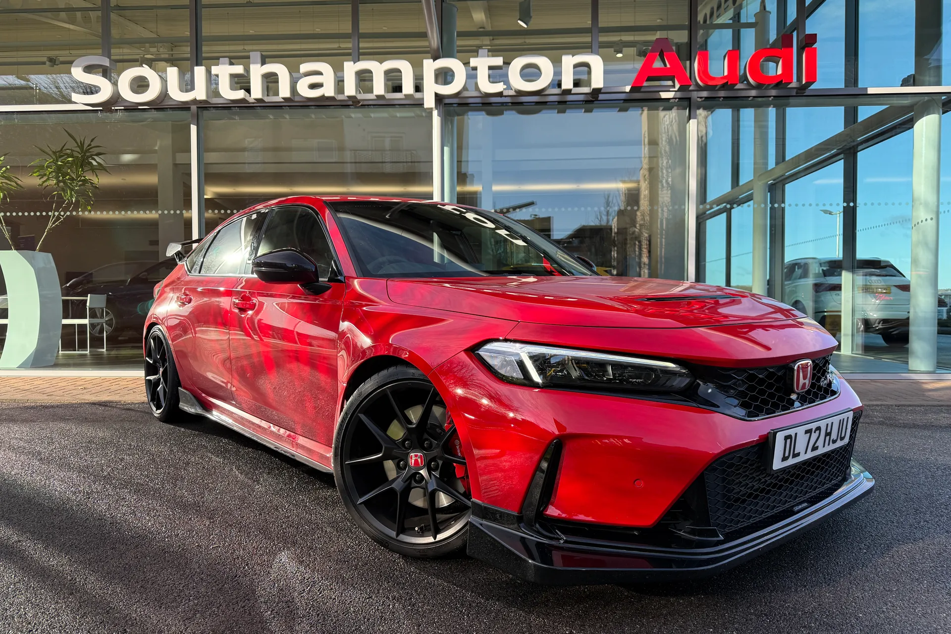 HONDA CIVIC focused image