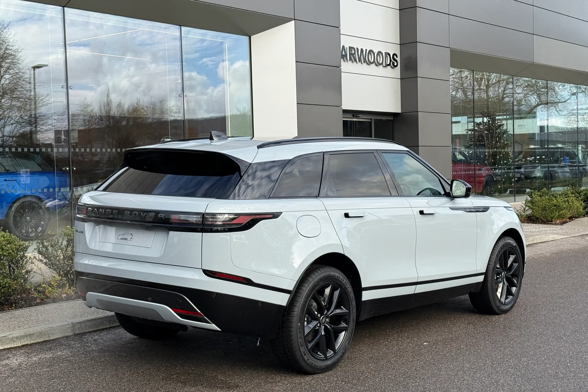 LAND ROVER RANGE ROVER VELAR thumbnail image number 13