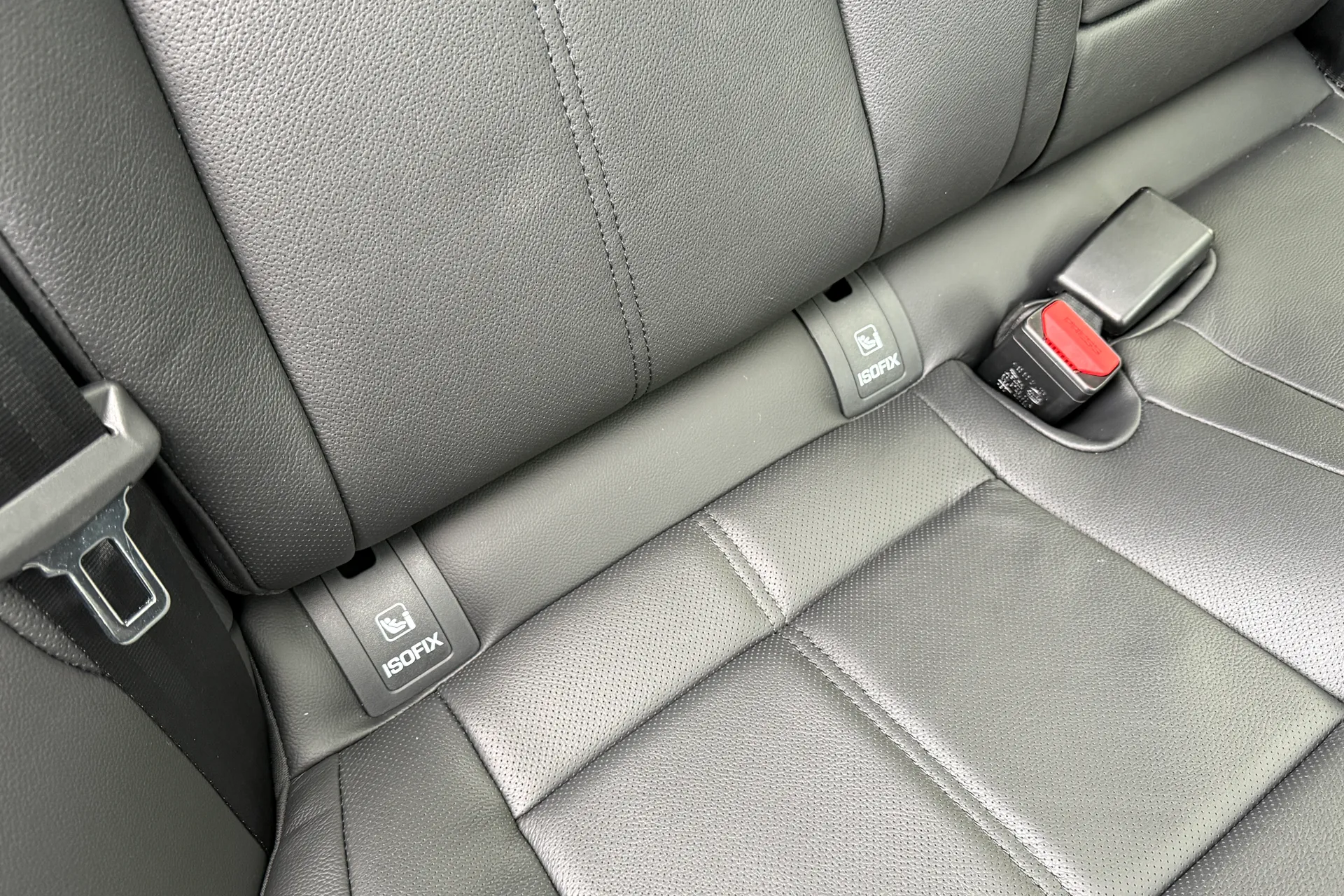 LAND ROVER RANGE ROVER VELAR thumbnail image number 36