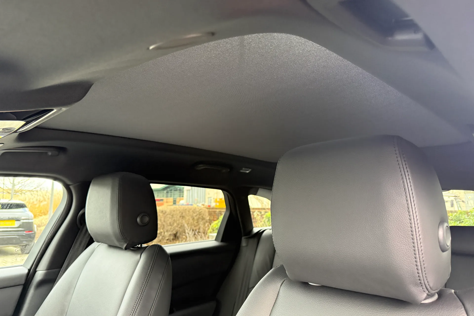 LAND ROVER RANGE ROVER VELAR thumbnail image number 6