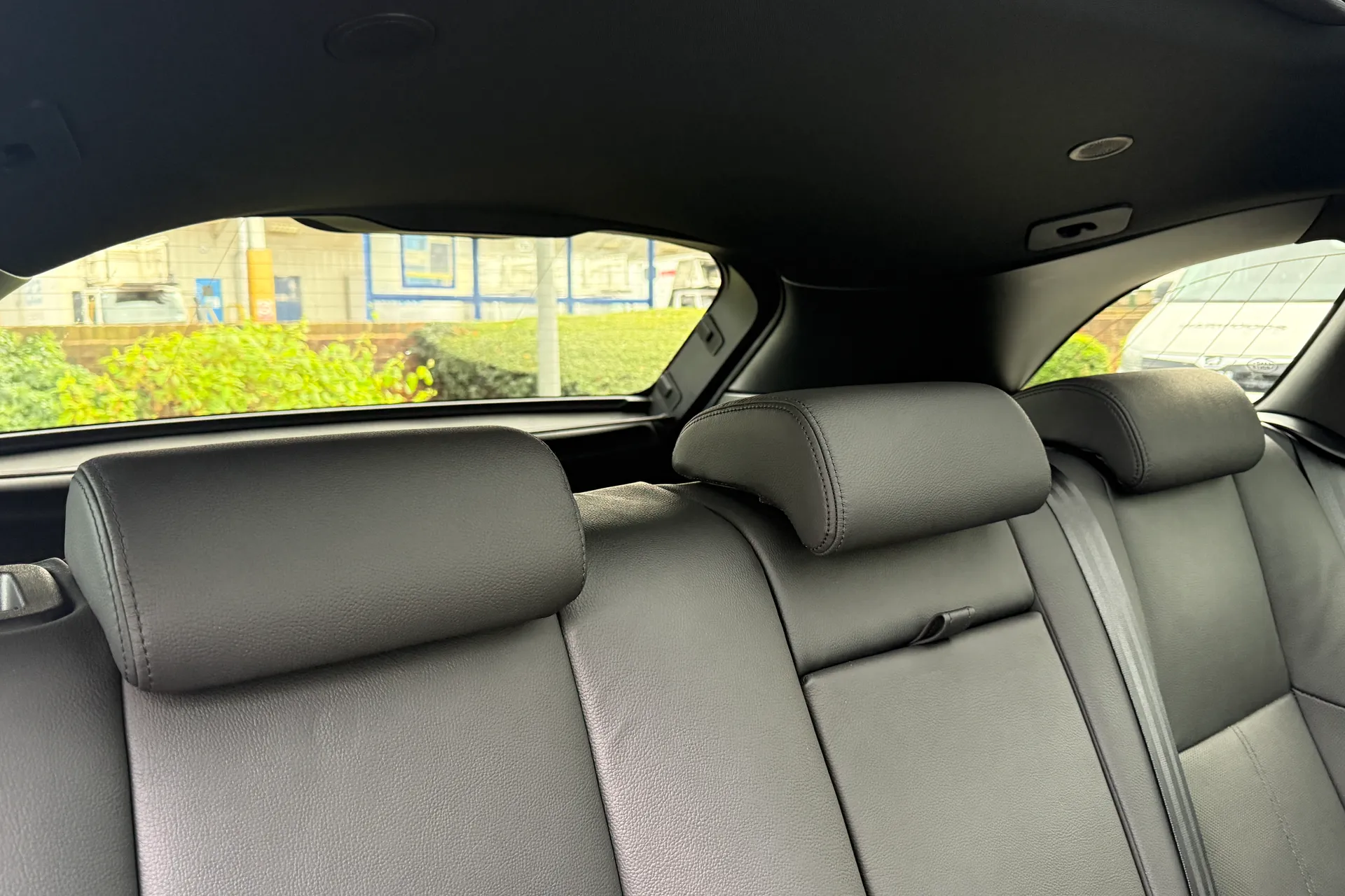 LAND ROVER RANGE ROVER VELAR thumbnail image number 37