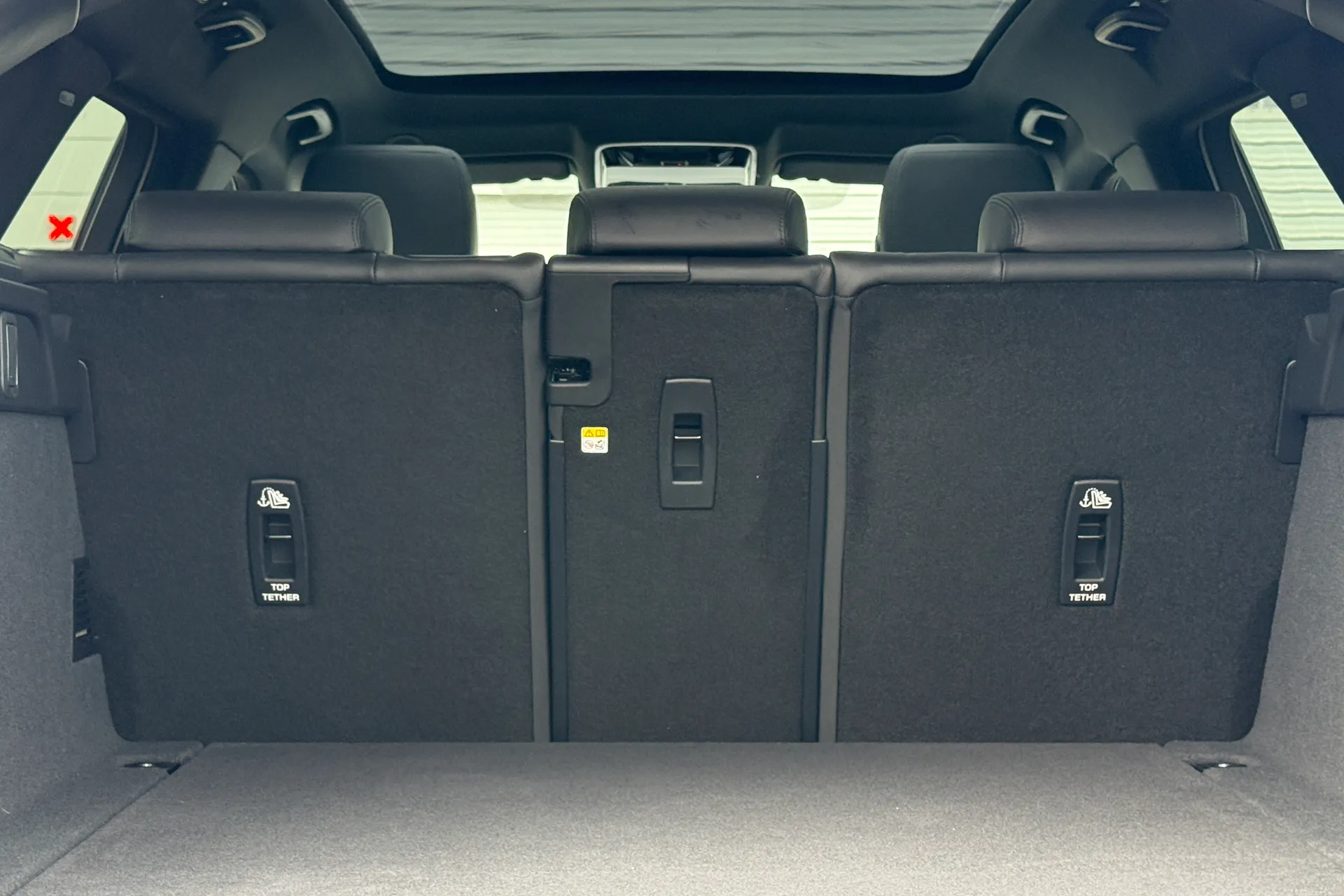 LAND ROVER RANGE ROVER VELAR thumbnail image number 32