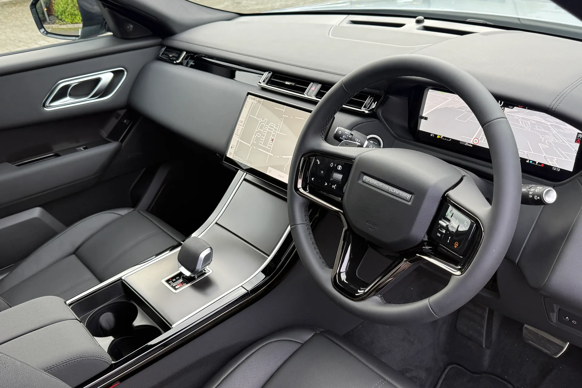 LAND ROVER RANGE ROVER VELAR thumbnail image number 42