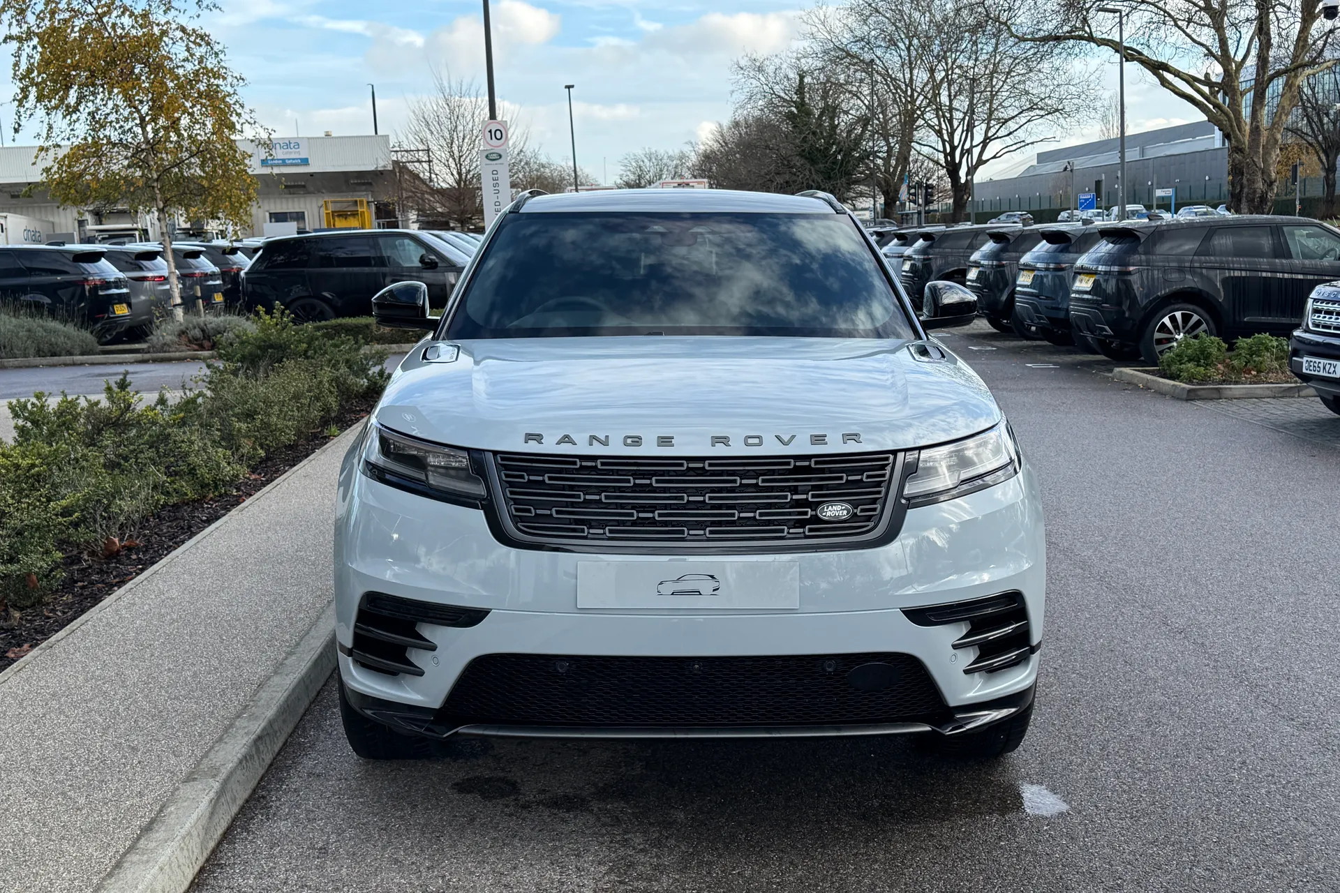 LAND ROVER RANGE ROVER VELAR thumbnail image number 18