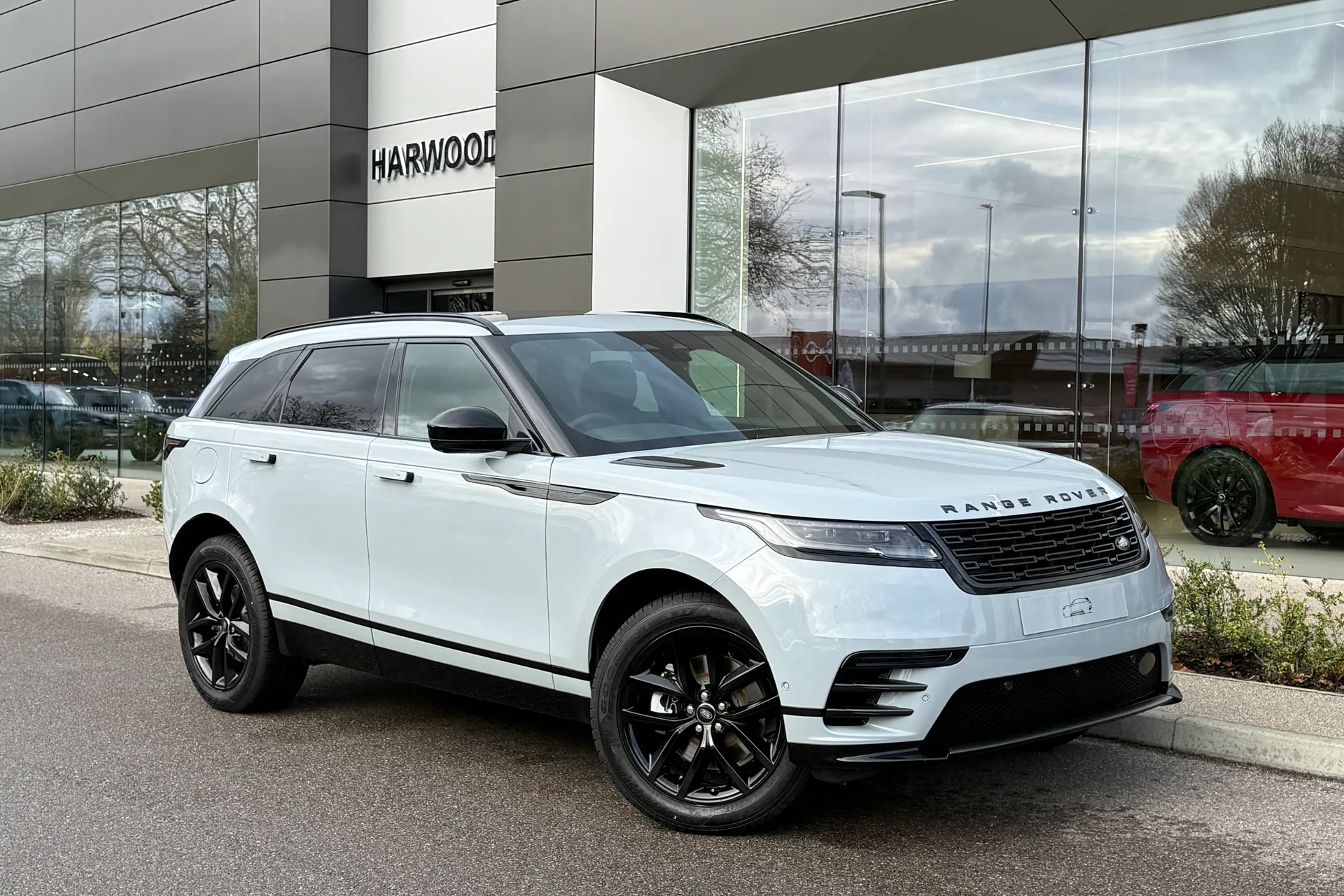 LAND ROVER RANGE ROVER VELAR focused image