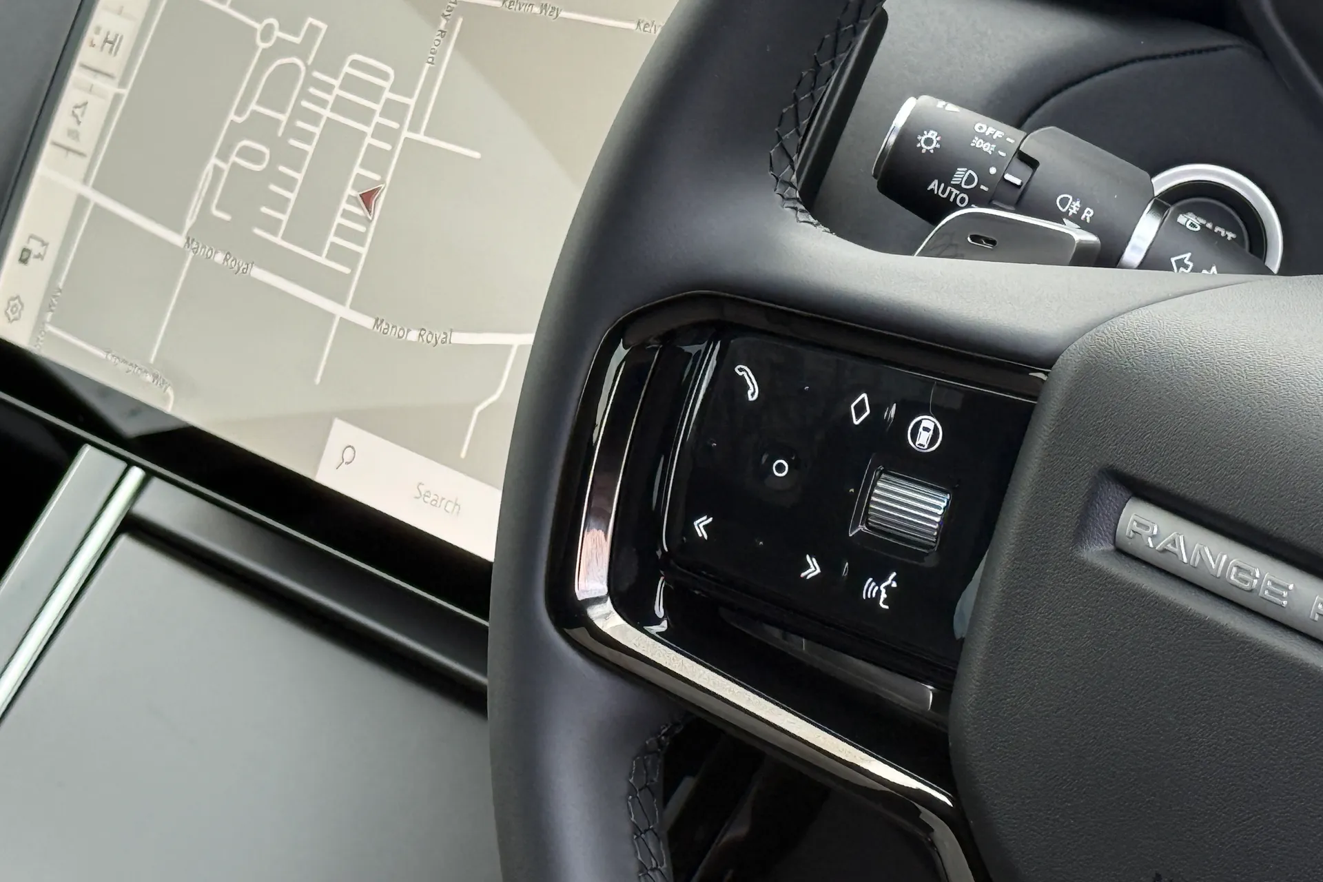 LAND ROVER RANGE ROVER VELAR thumbnail image number 45