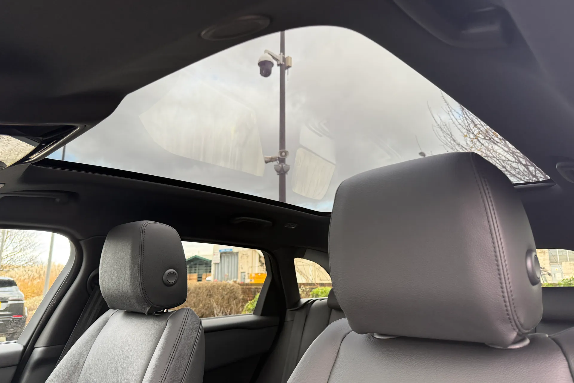 LAND ROVER RANGE ROVER VELAR thumbnail image number 5