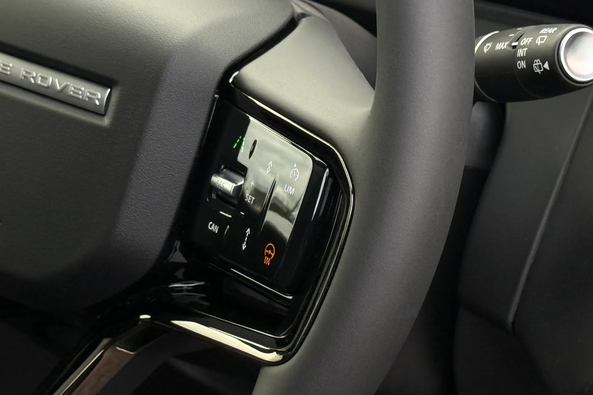 LAND ROVER RANGE ROVER VELAR thumbnail image number 46