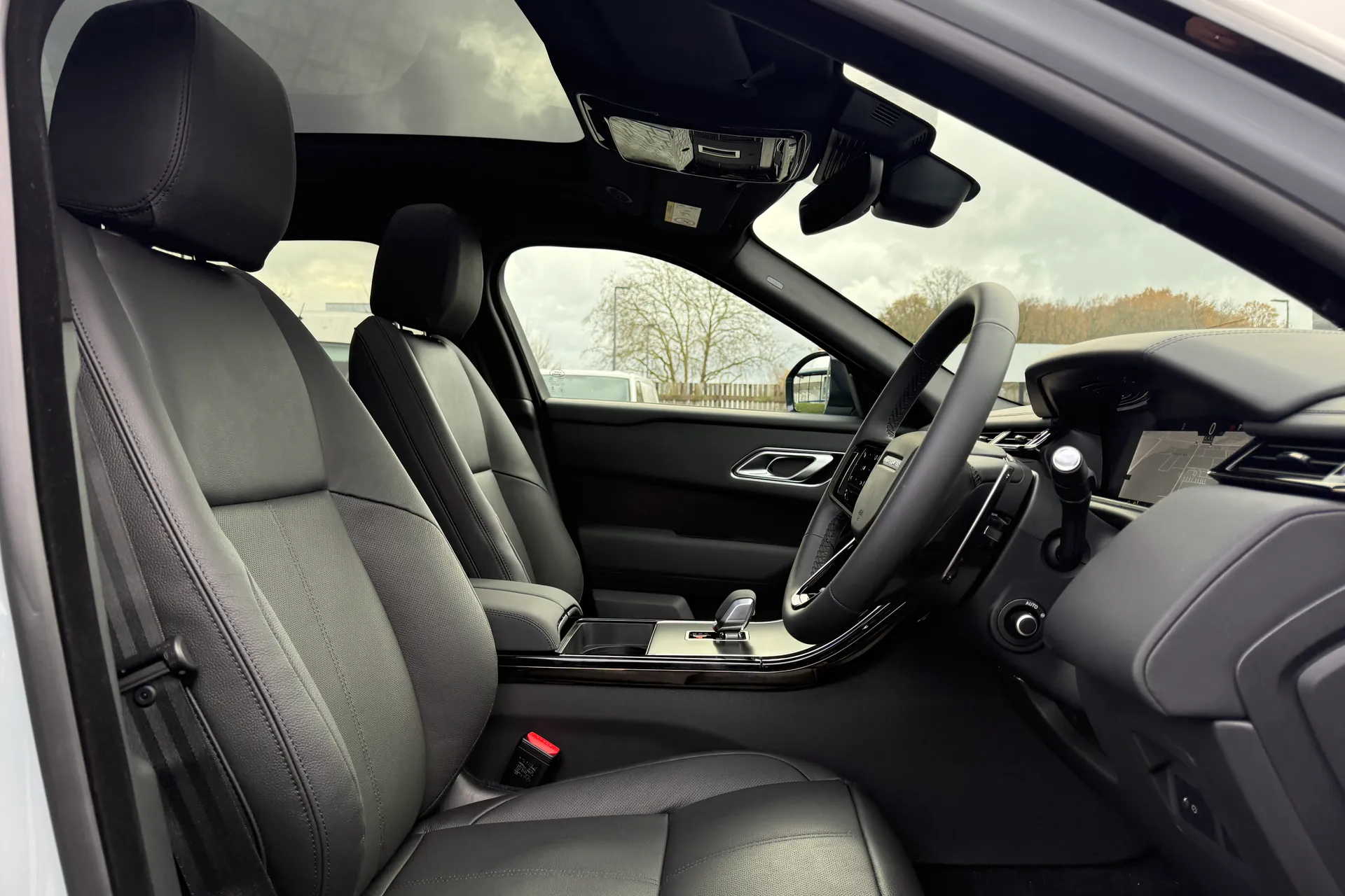 LAND ROVER RANGE ROVER VELAR thumbnail image number 41