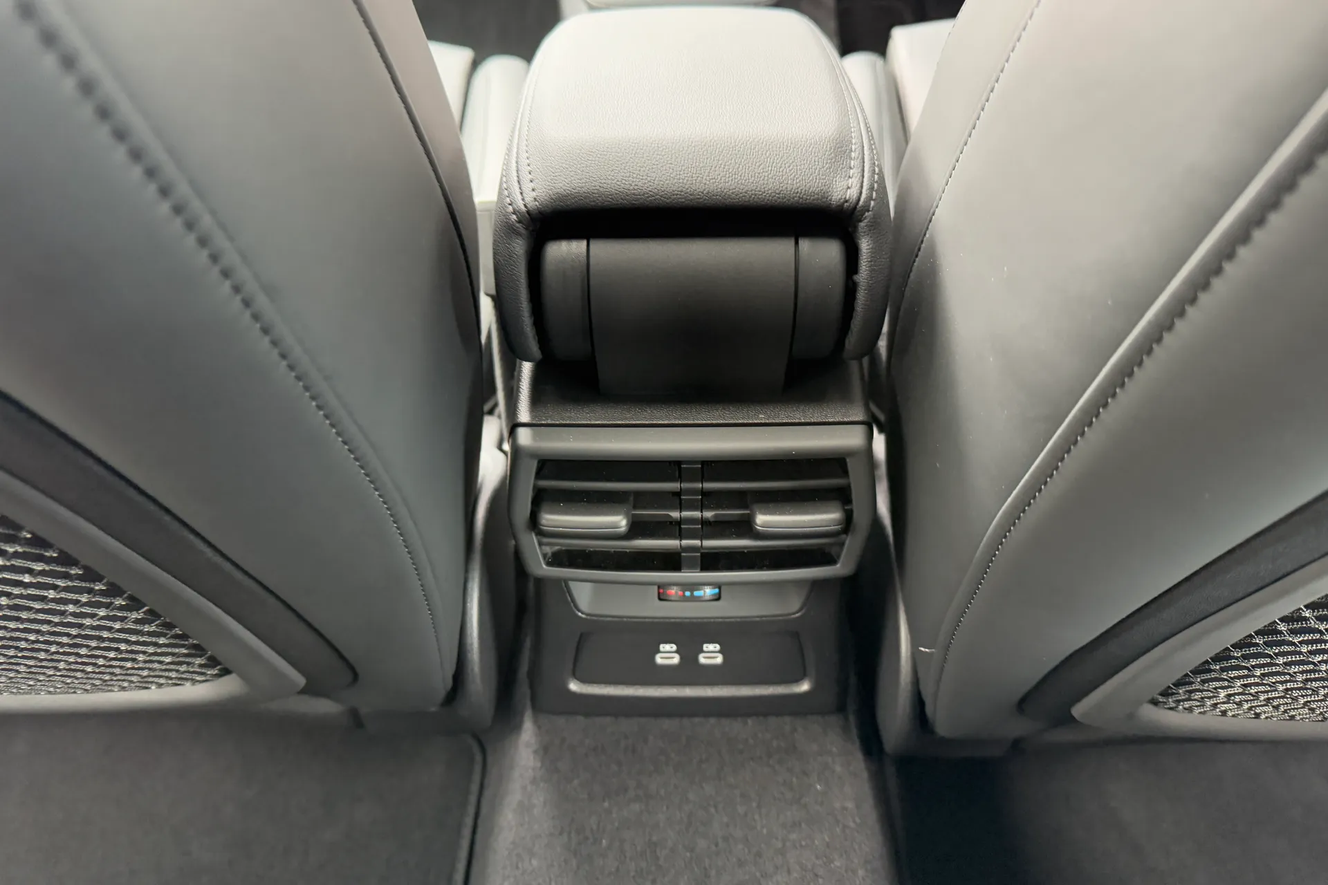 Audi RS3 thumbnail image number 45