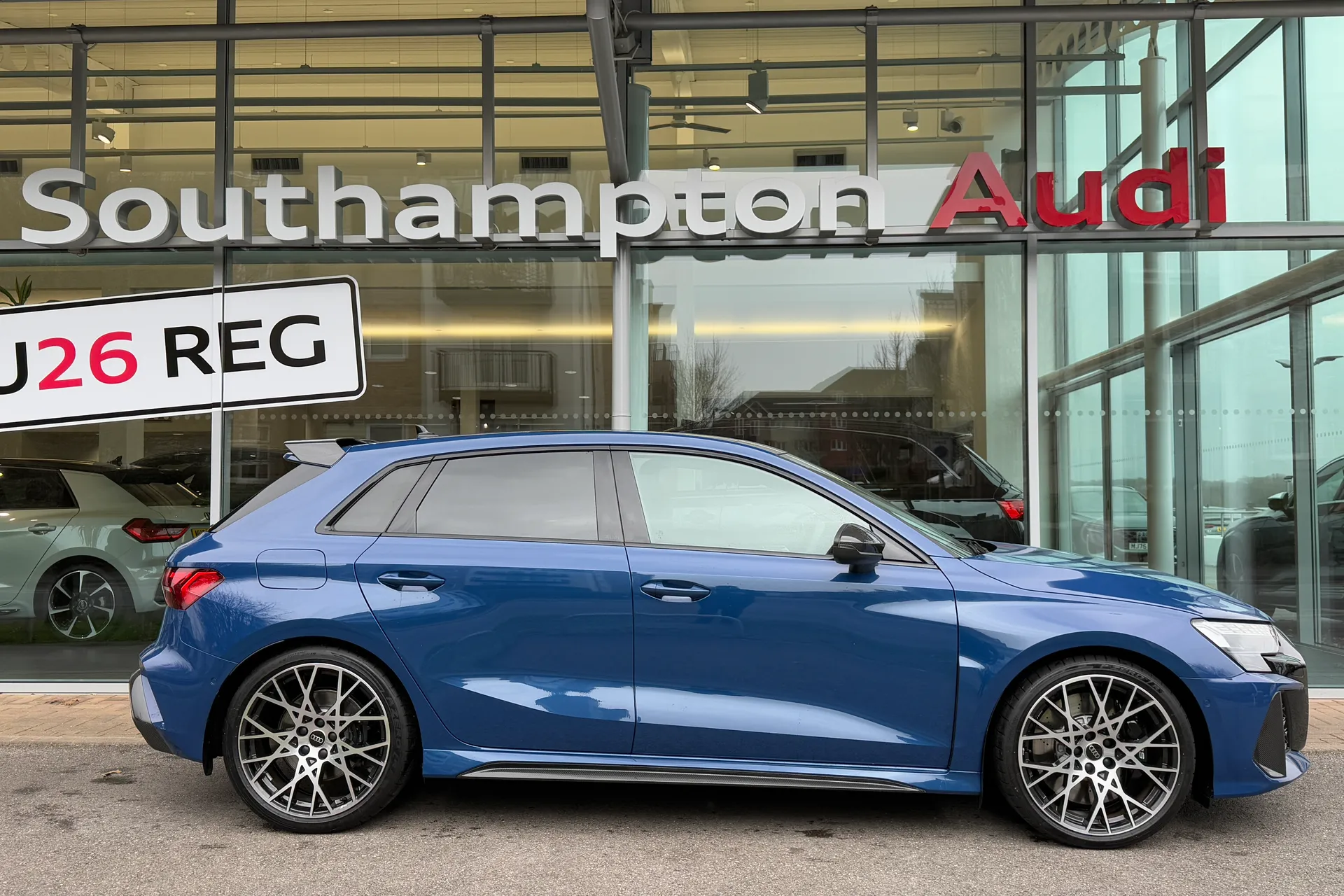 Audi RS3 thumbnail image number 2