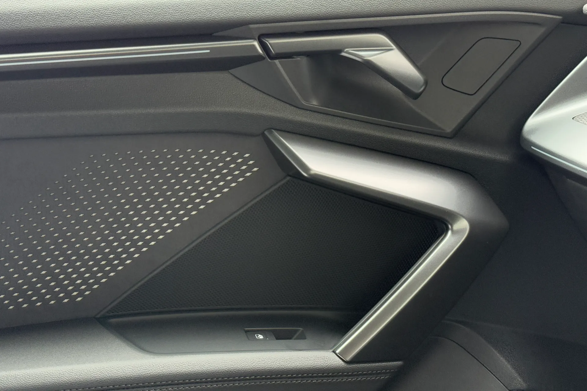 Audi RS3 thumbnail image number 31