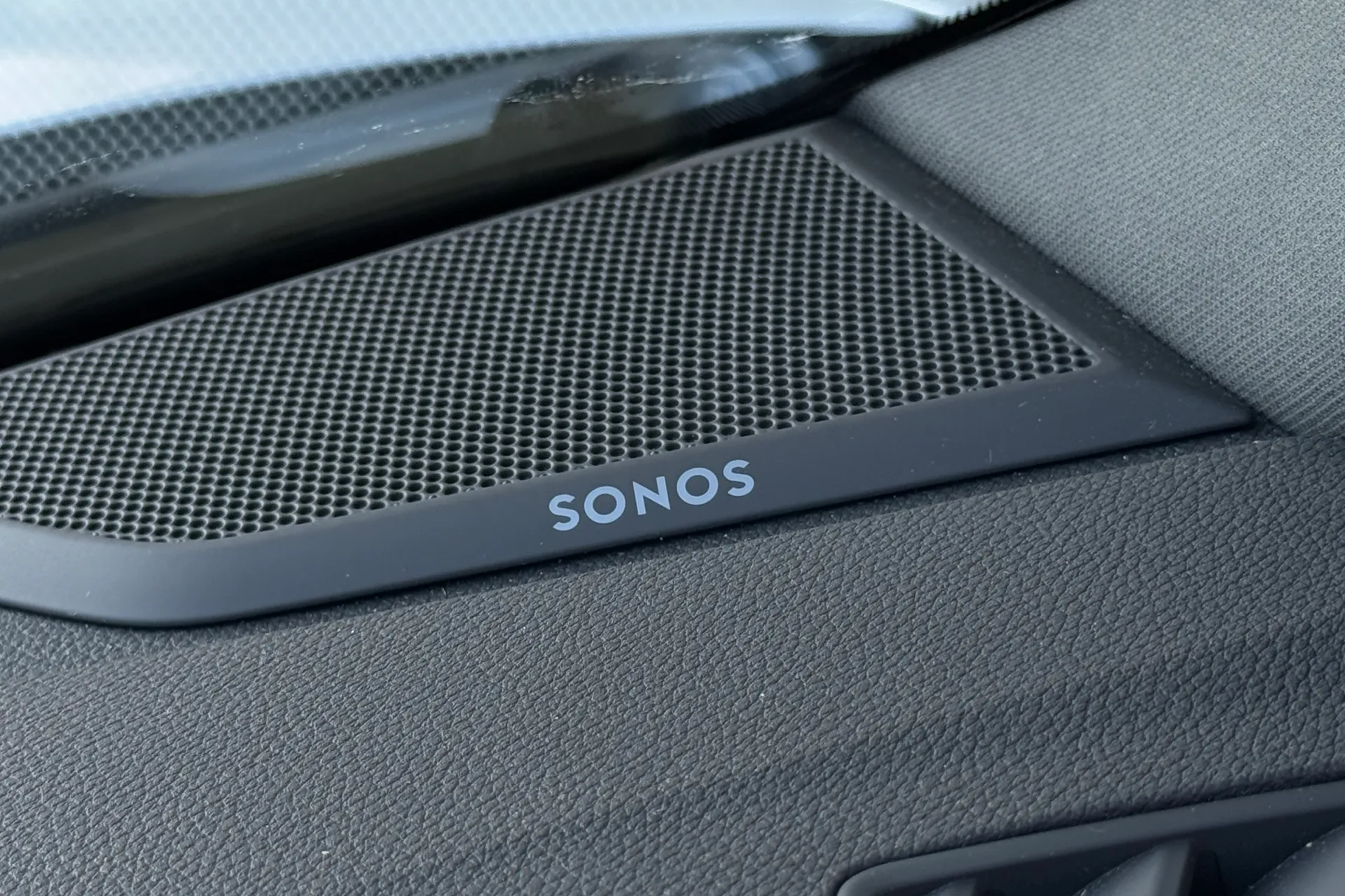 Audi Q3 thumbnail image number 6