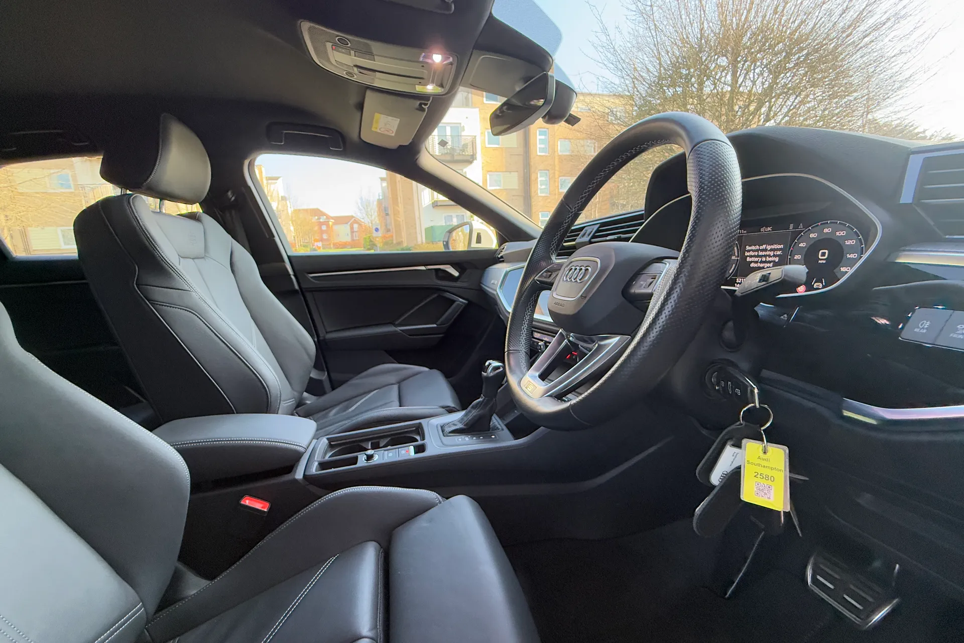 Audi Q3 thumbnail image number 12