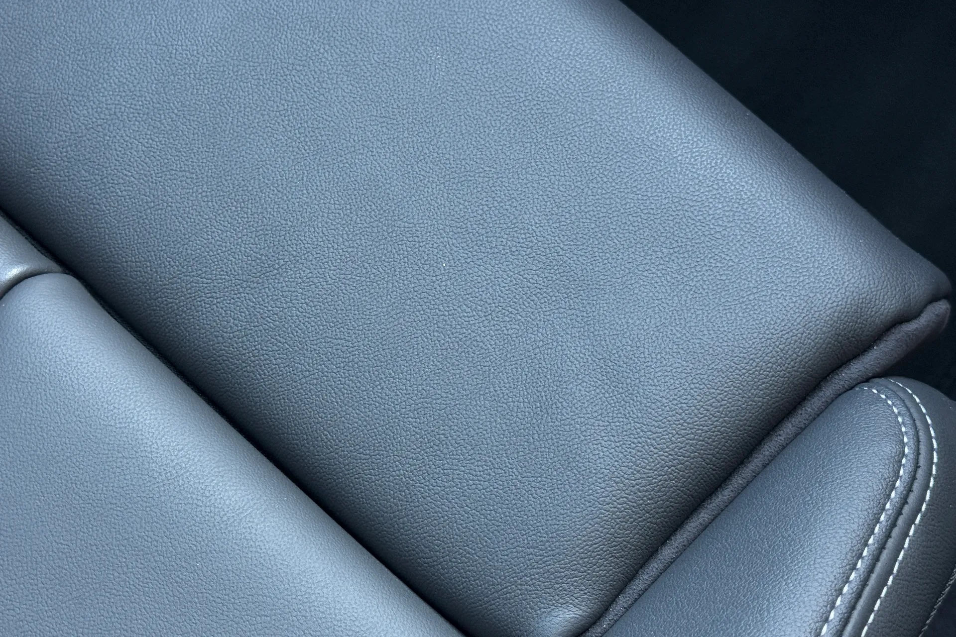 Audi Q3 thumbnail image number 28