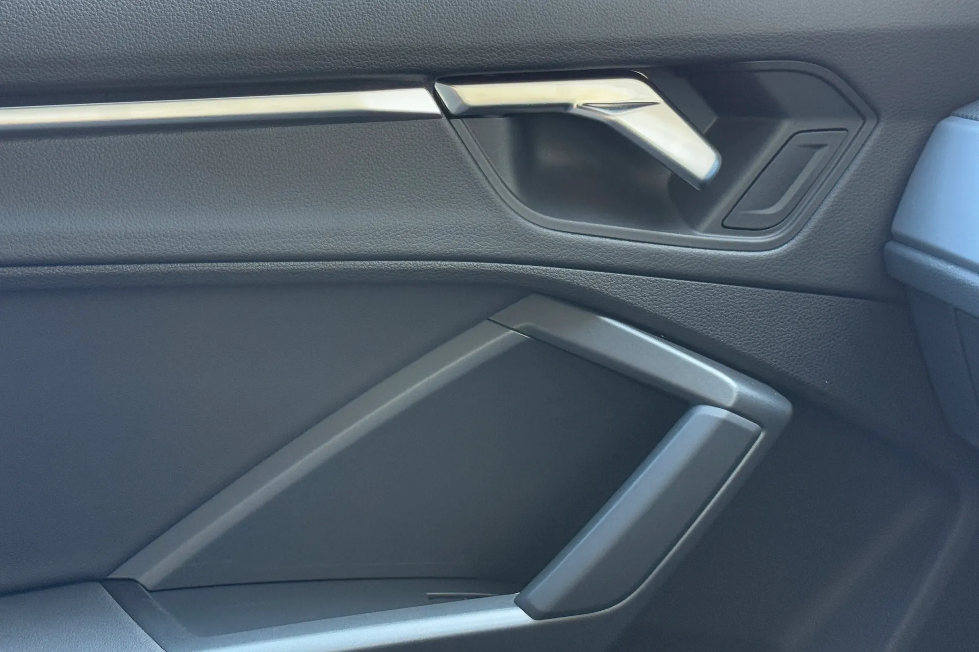 Audi Q3 thumbnail image number 29