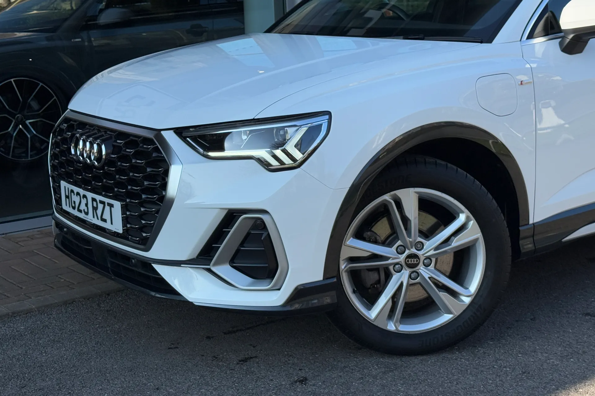 Audi Q3 thumbnail image number 63