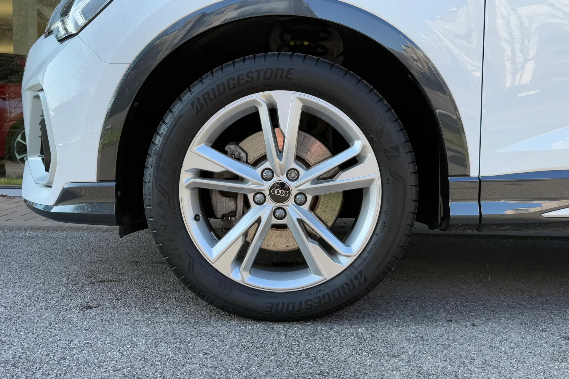 Audi Q3 thumbnail image number 11