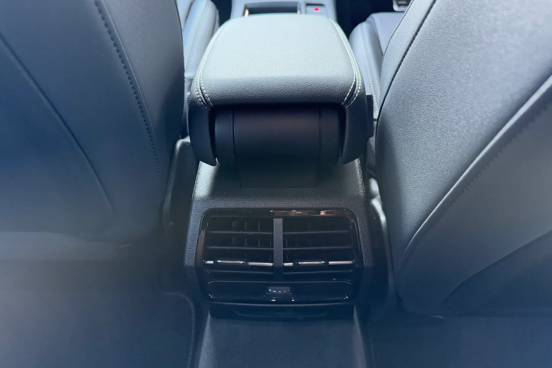 Audi Q3 thumbnail image number 41