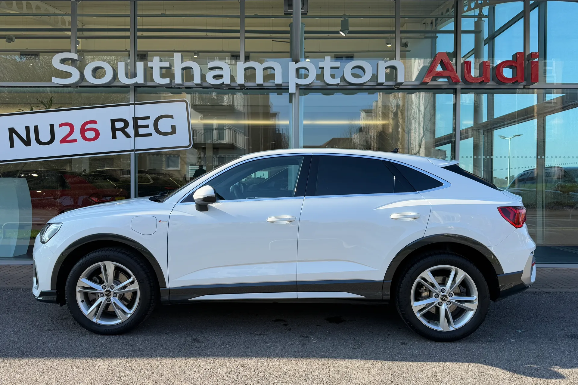 Audi Q3 thumbnail image number 57