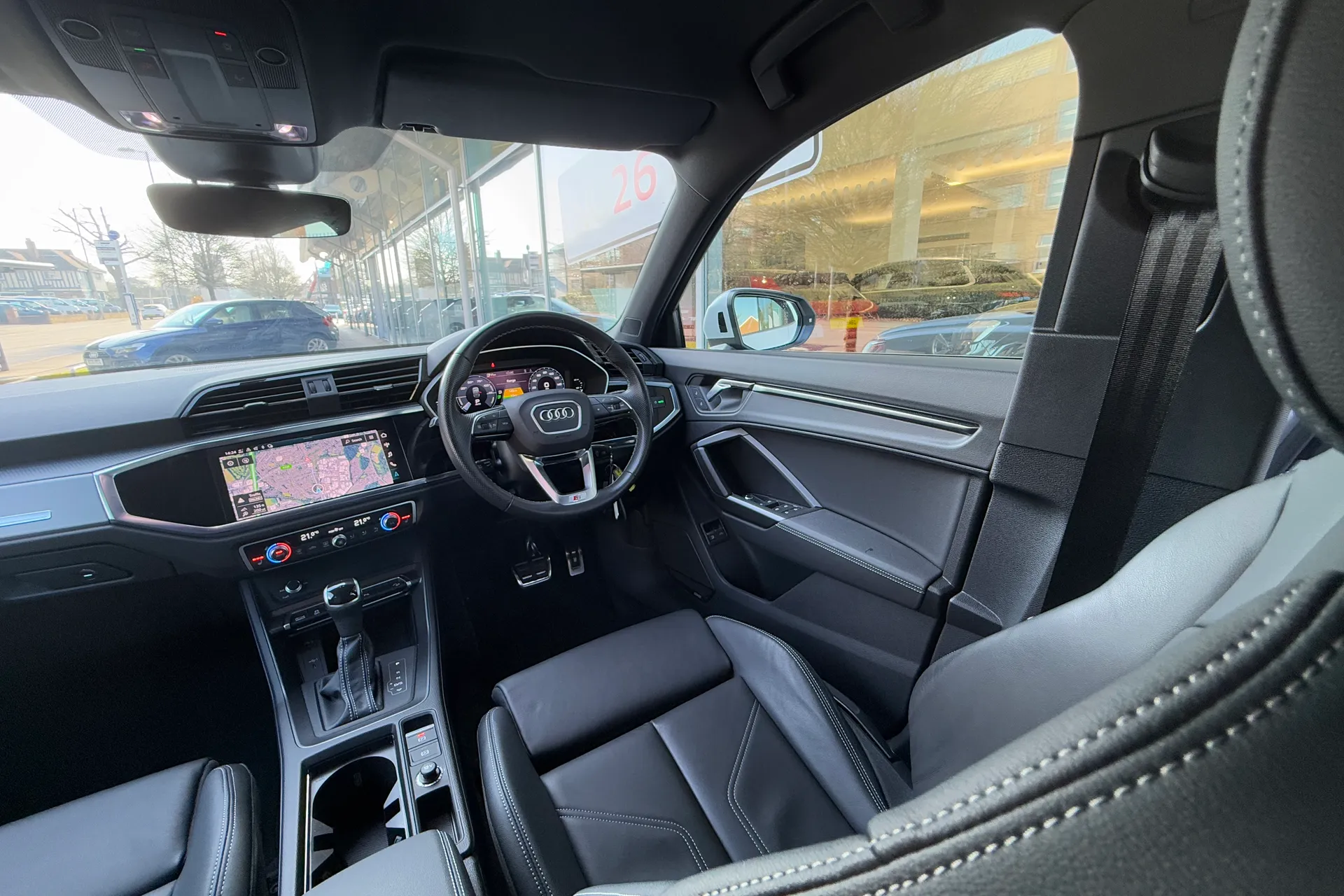 Audi Q3 thumbnail image number 44