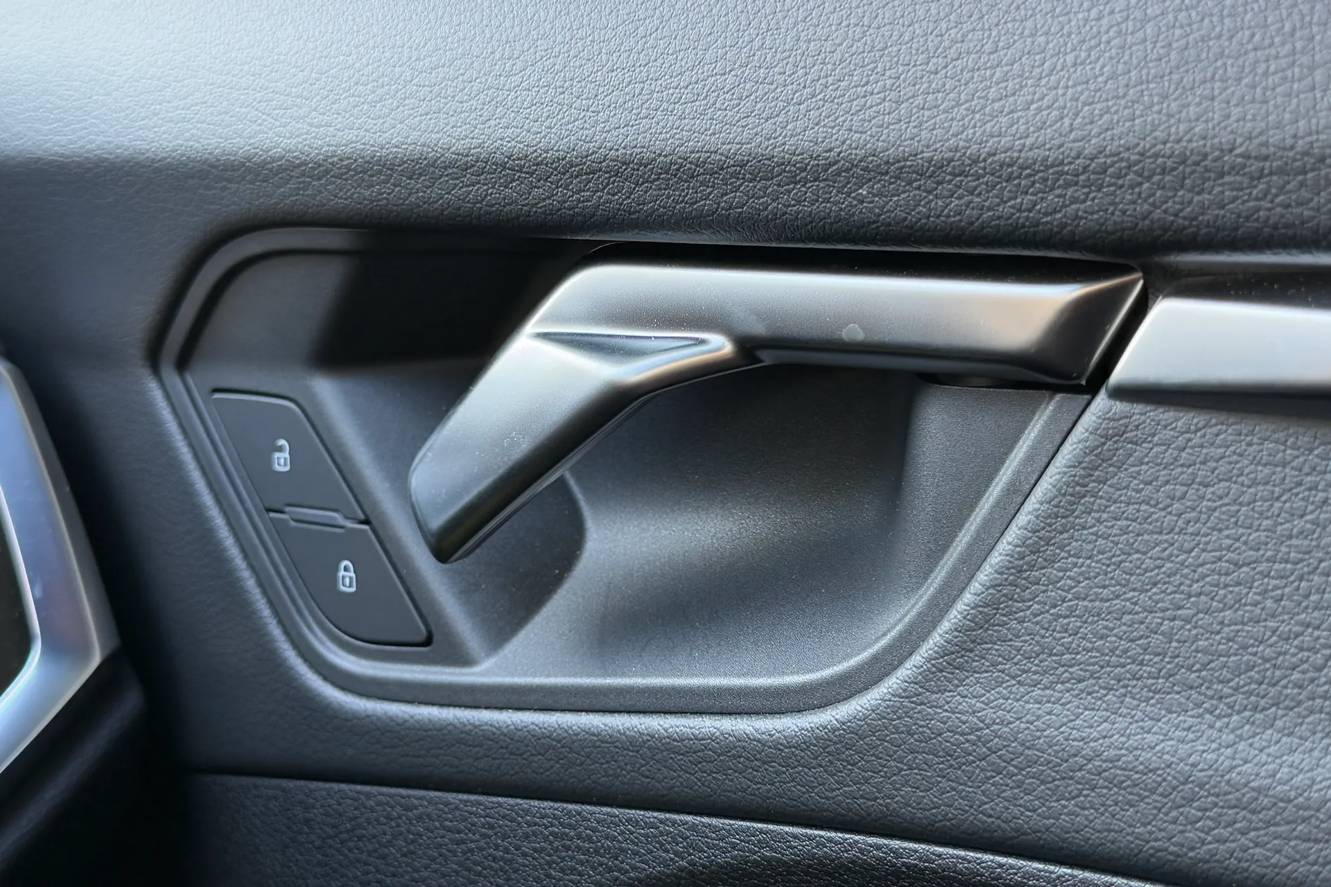 Audi Q3 thumbnail image number 32