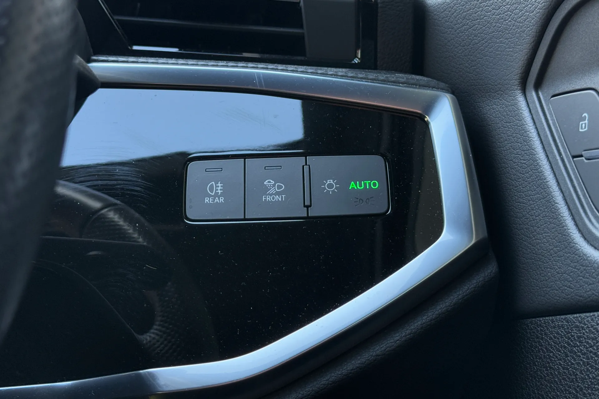 Audi Q3 thumbnail image number 33