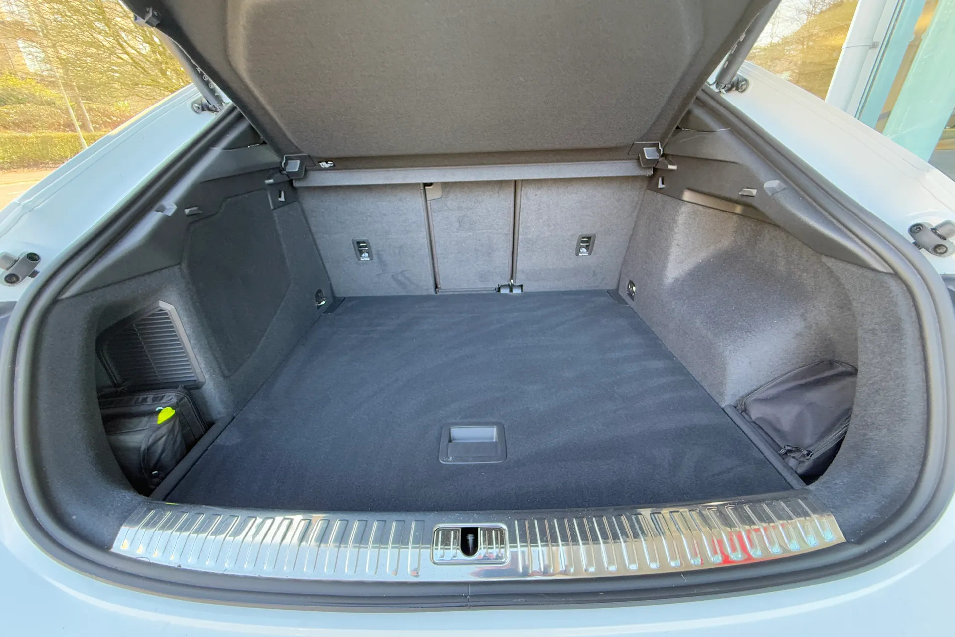 Audi Q3 thumbnail image number 50