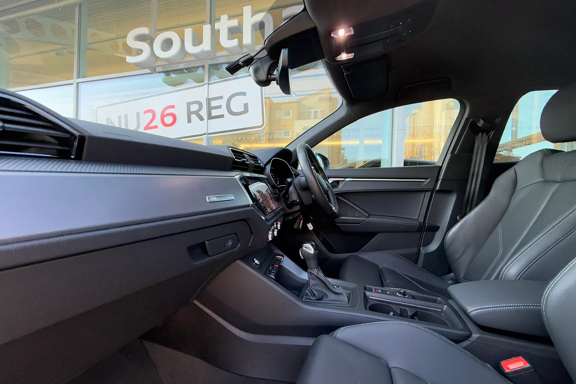 Audi Q3 thumbnail image number 9