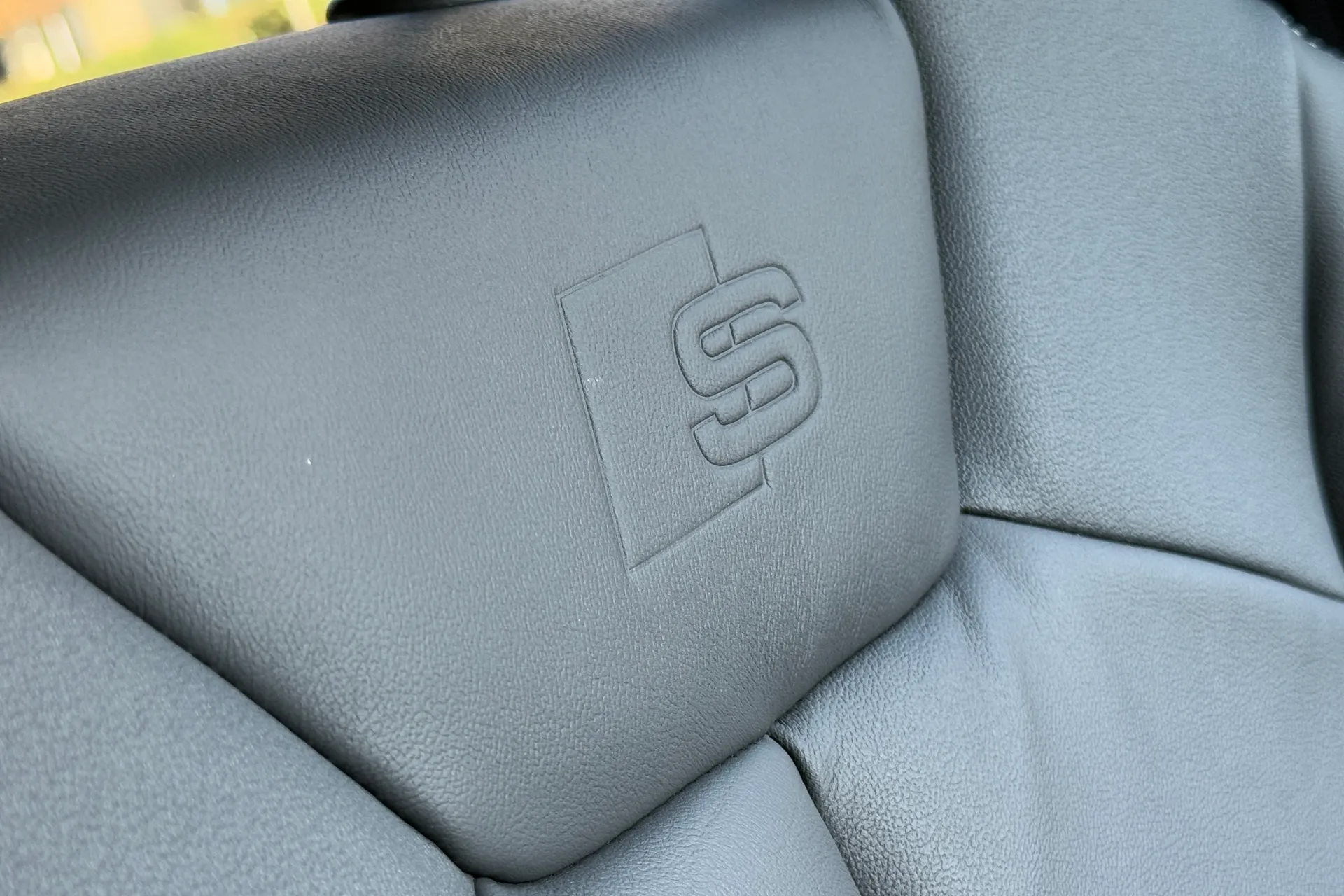 Audi Q3 thumbnail image number 30