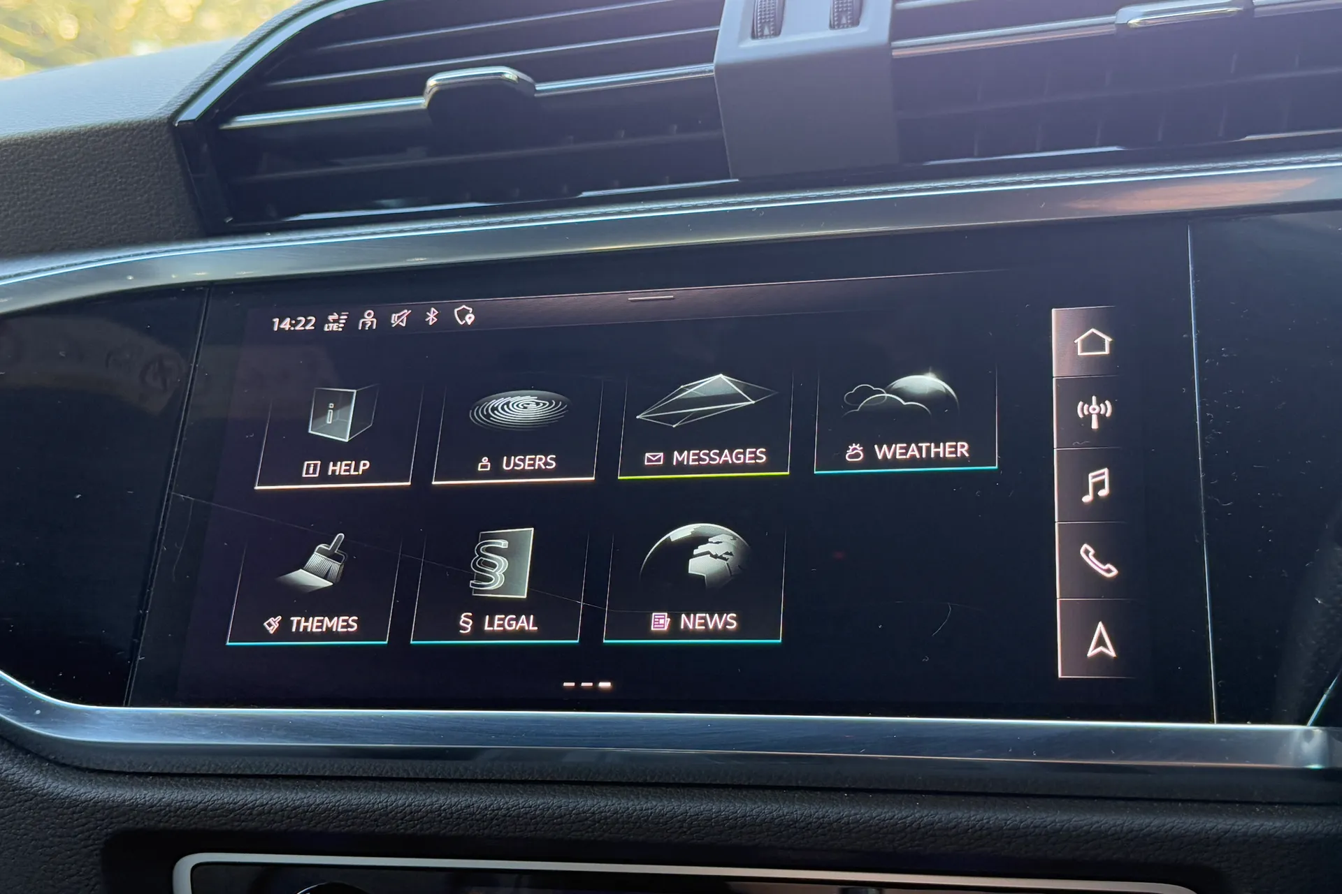 Audi Q3 thumbnail image number 24