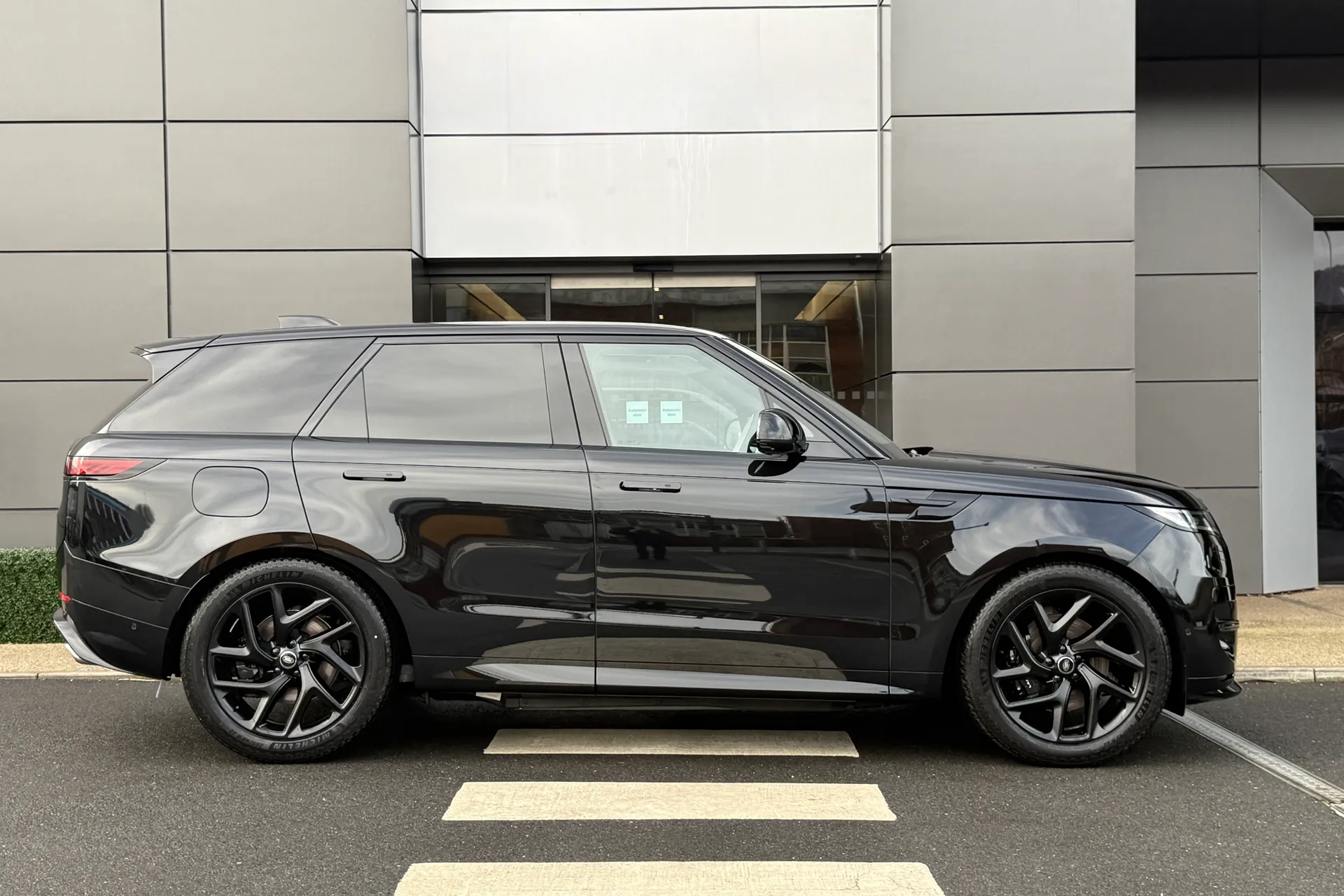 LAND ROVER RANGE ROVER SPORT thumbnail image number 2